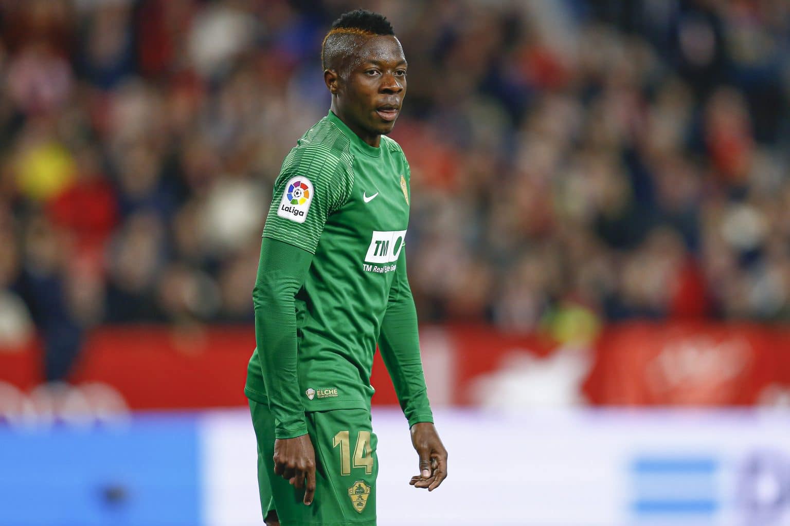 Refor&ccedil;o de Sele&ccedil;&atilde;o! Confira os n&uacute;meros de Palacios, novo lateral do Cruzeiro