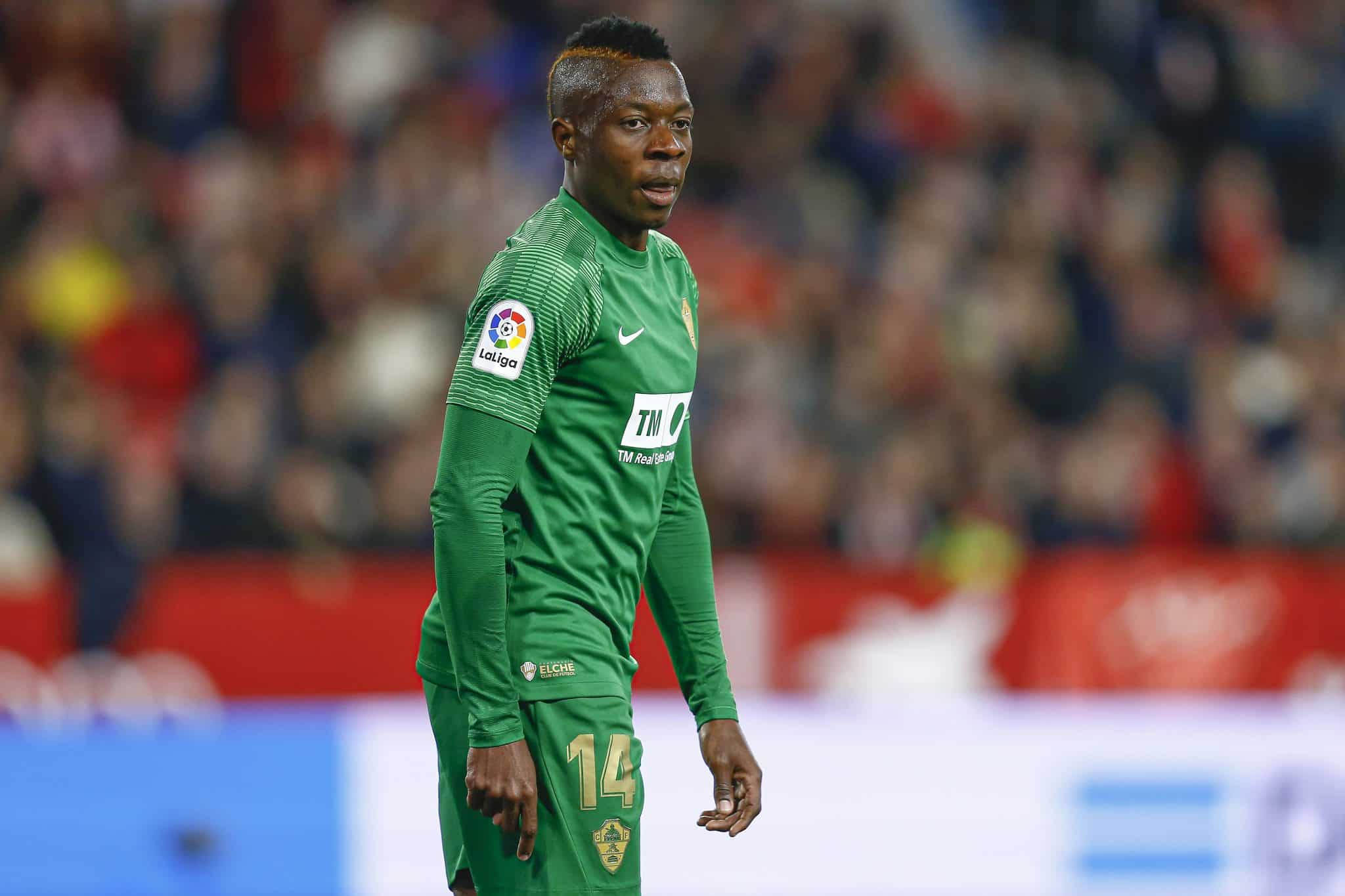 Refor&ccedil;o de Sele&ccedil;&atilde;o! Confira os n&uacute;meros de Palacios, novo lateral do Cruzeiro