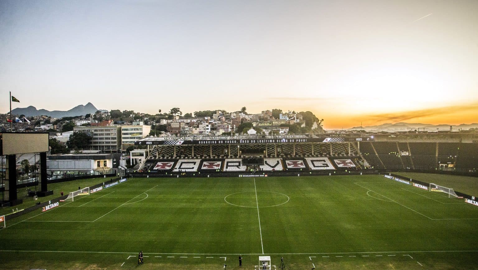 O jogador do futebol europeu que interessa o Vasco; confira