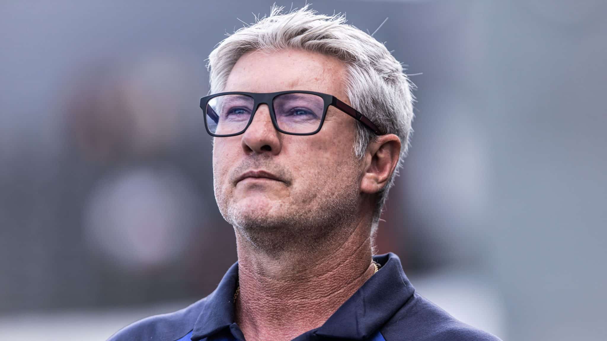 Santos decide o futuro de Odair Hellmann; confira