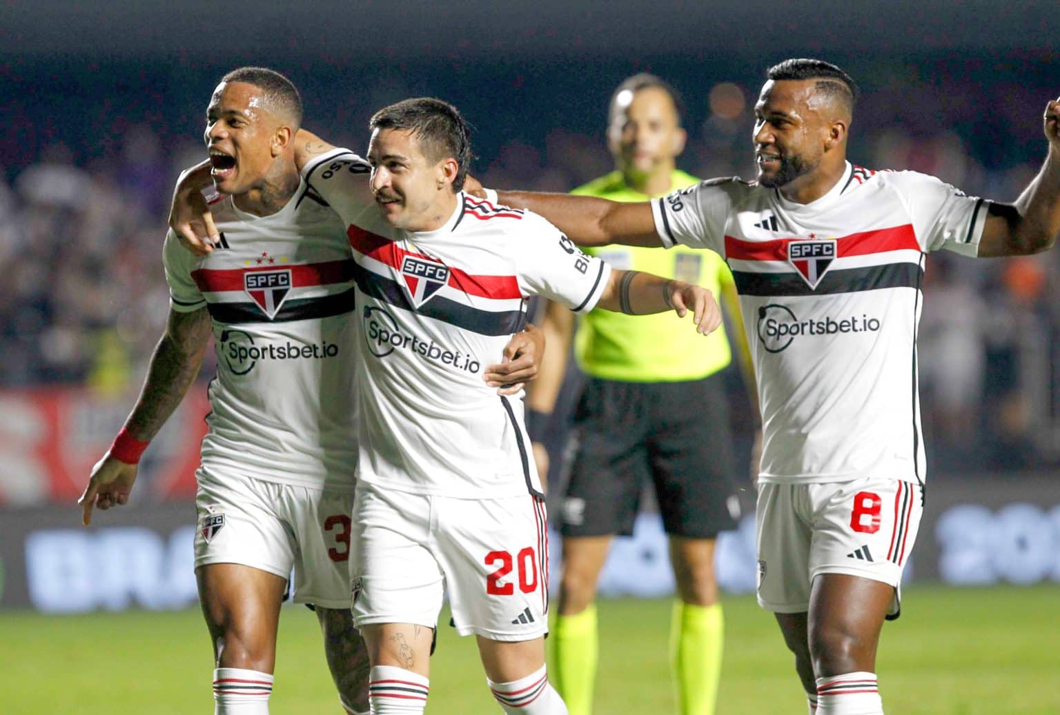 Hernanes elogia atleta criticado pela torcida do S&atilde;o Paulo