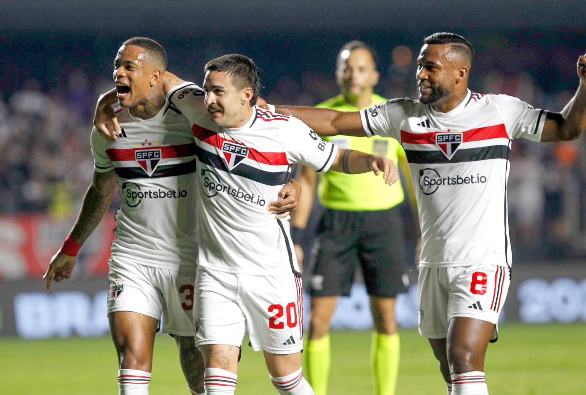 Hernanes elogia atleta criticado pela torcida do S&atilde;o Paulo