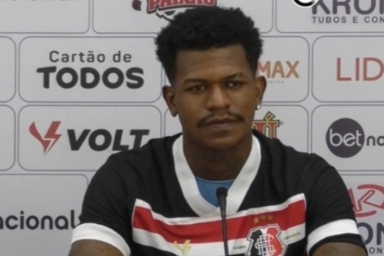 Volante do Santa Cruz projeta confronto decisivo contra o Sousa