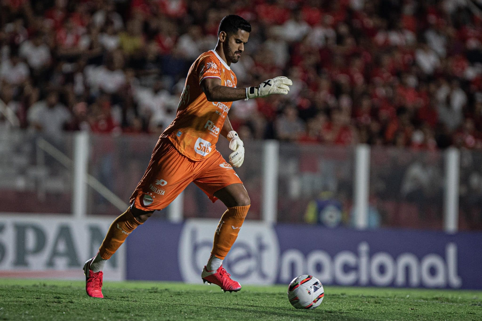 Tony, goleiro do Guarani, revela ameaças sofridas pela torcida: “fiquei muito triste”