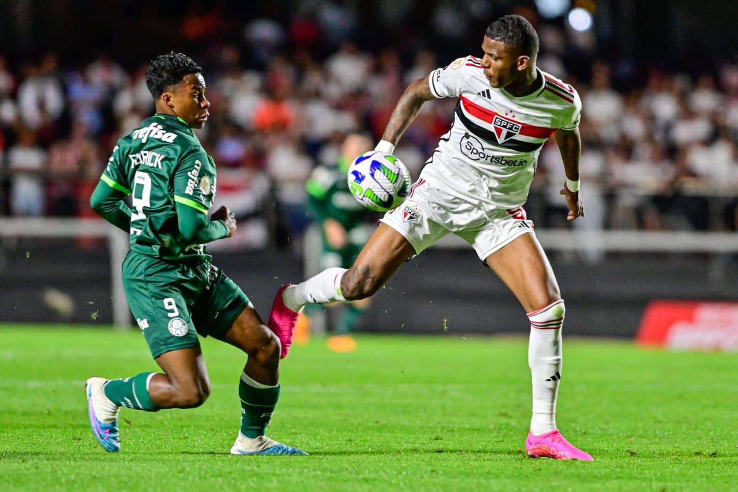 Em tarde desastrosa, Arboleda repete feito negativo in&eacute;dito desde 2018 no Campeonato Brasileiro