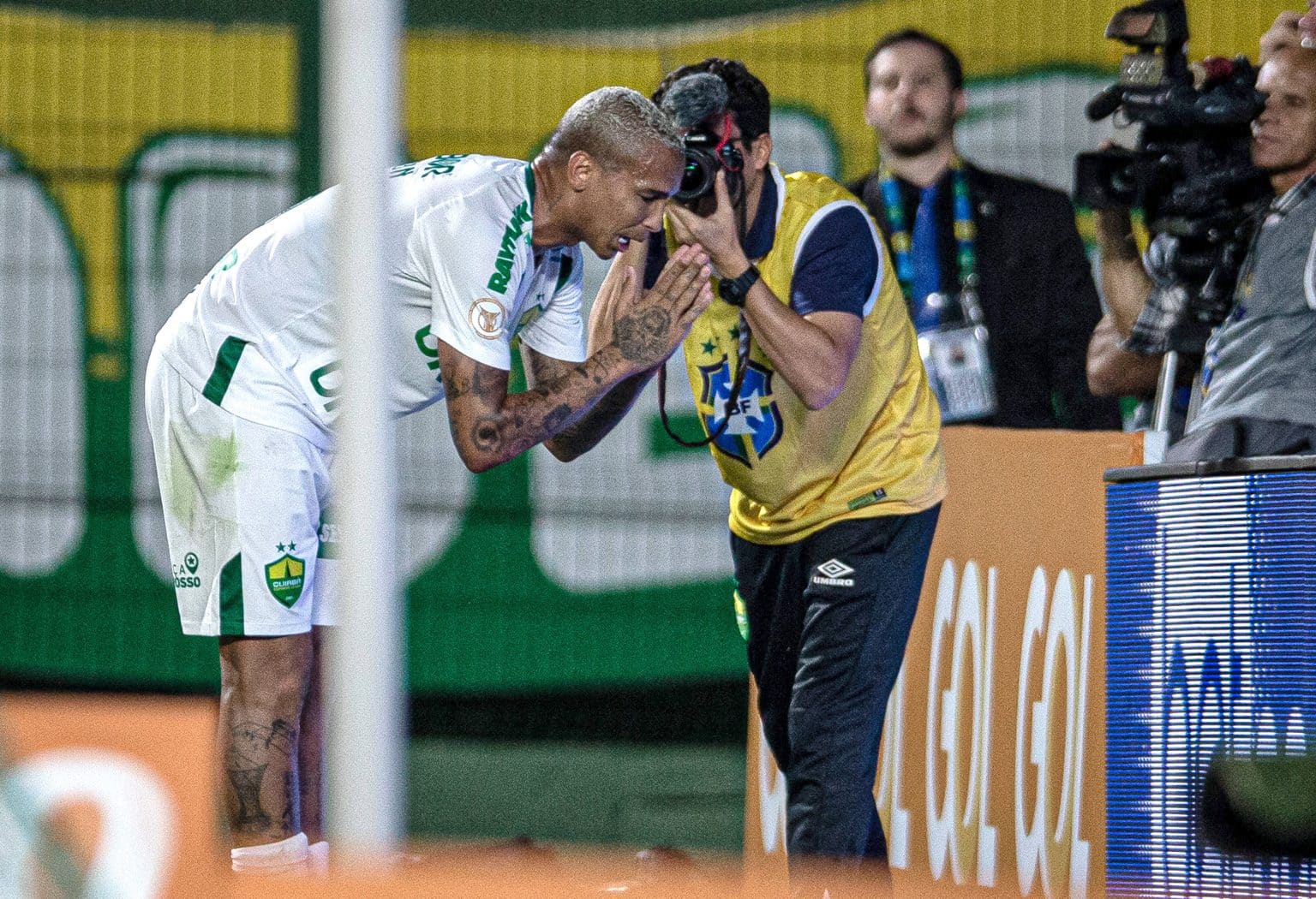 Em meio a memes e pol&ecirc;micas, Deyverson alcan&ccedil;a marca expressiva e in&eacute;dita no Cuiab&aacute;