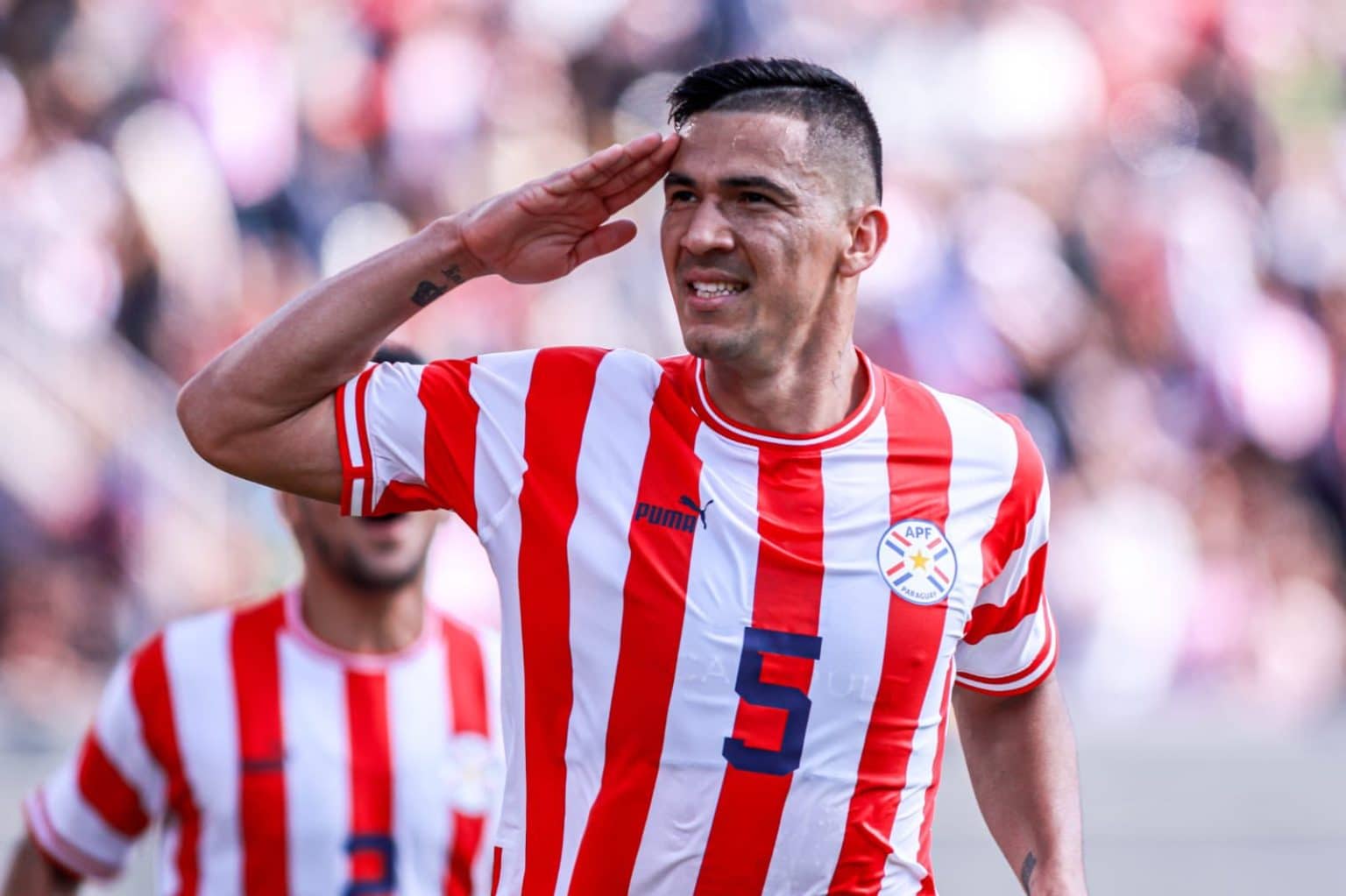 Escanteado no Corinthians, Balbuena entra em campo e marca gol em vit&oacute;ria do Paraguai; veja v&iacute;deo