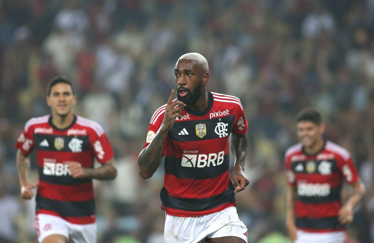 Situa&ccedil;&atilde;o de Gerson tem reviravolta no Flamengo com Sampaoli; entenda