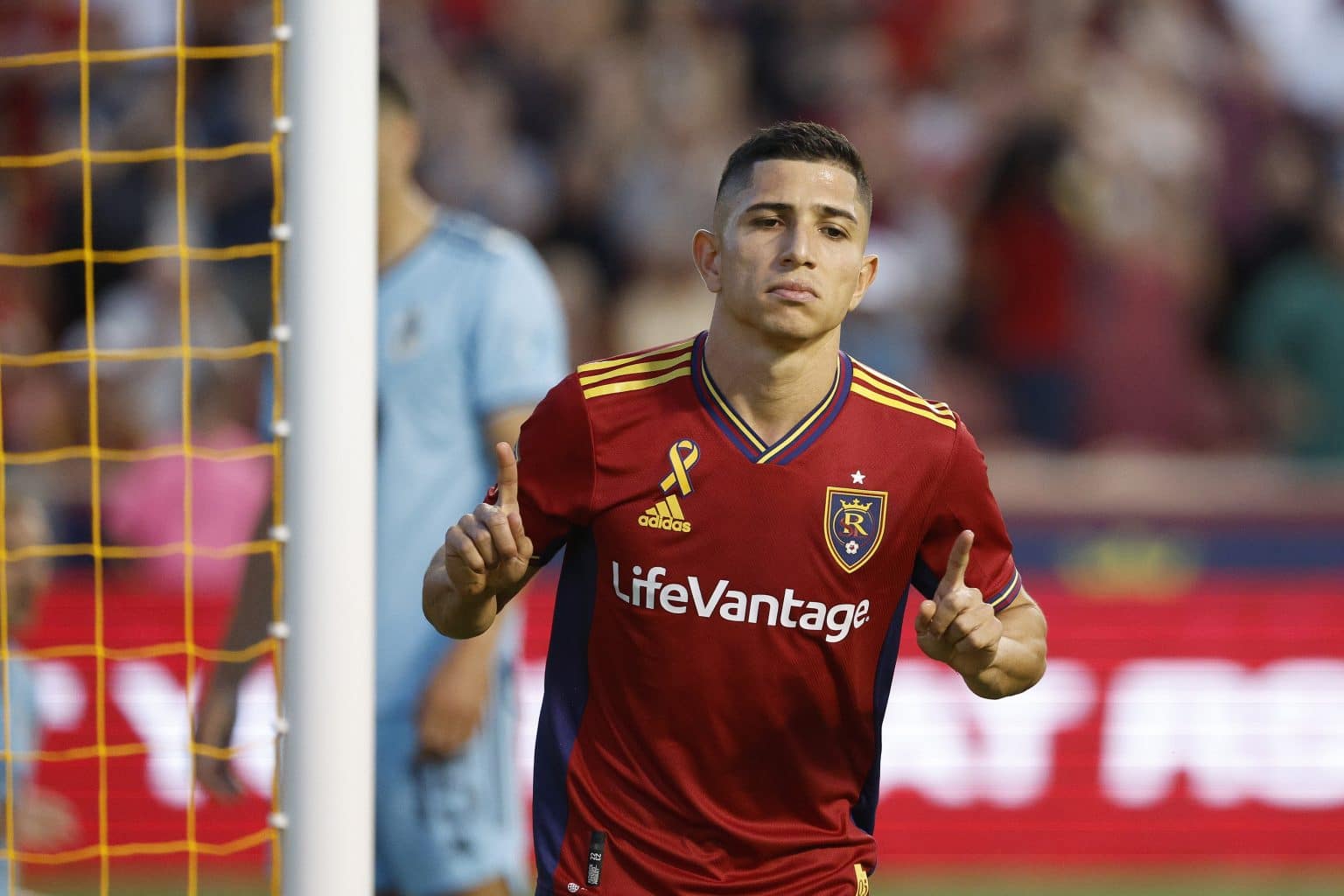 Relembre pol&ecirc;mica de Savarino com Cuca; atacante &eacute; alvo de SPFC e Fortaleza