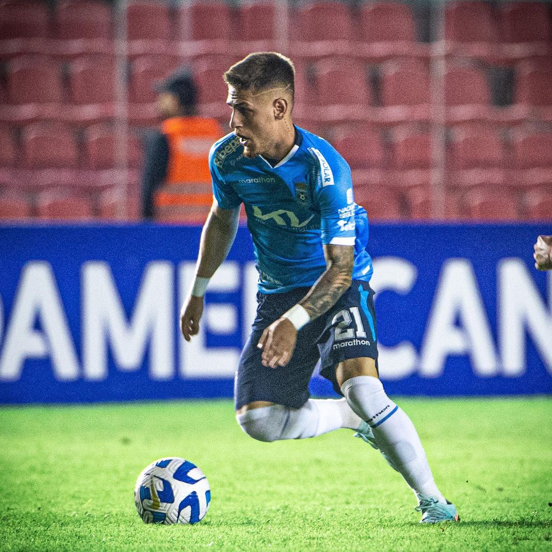 EXCLUSIVO: L&eacute;o Fenga, ex-Gr&ecirc;mio, fala sobre adapta&ccedil;&atilde;o ao futebol boliviano