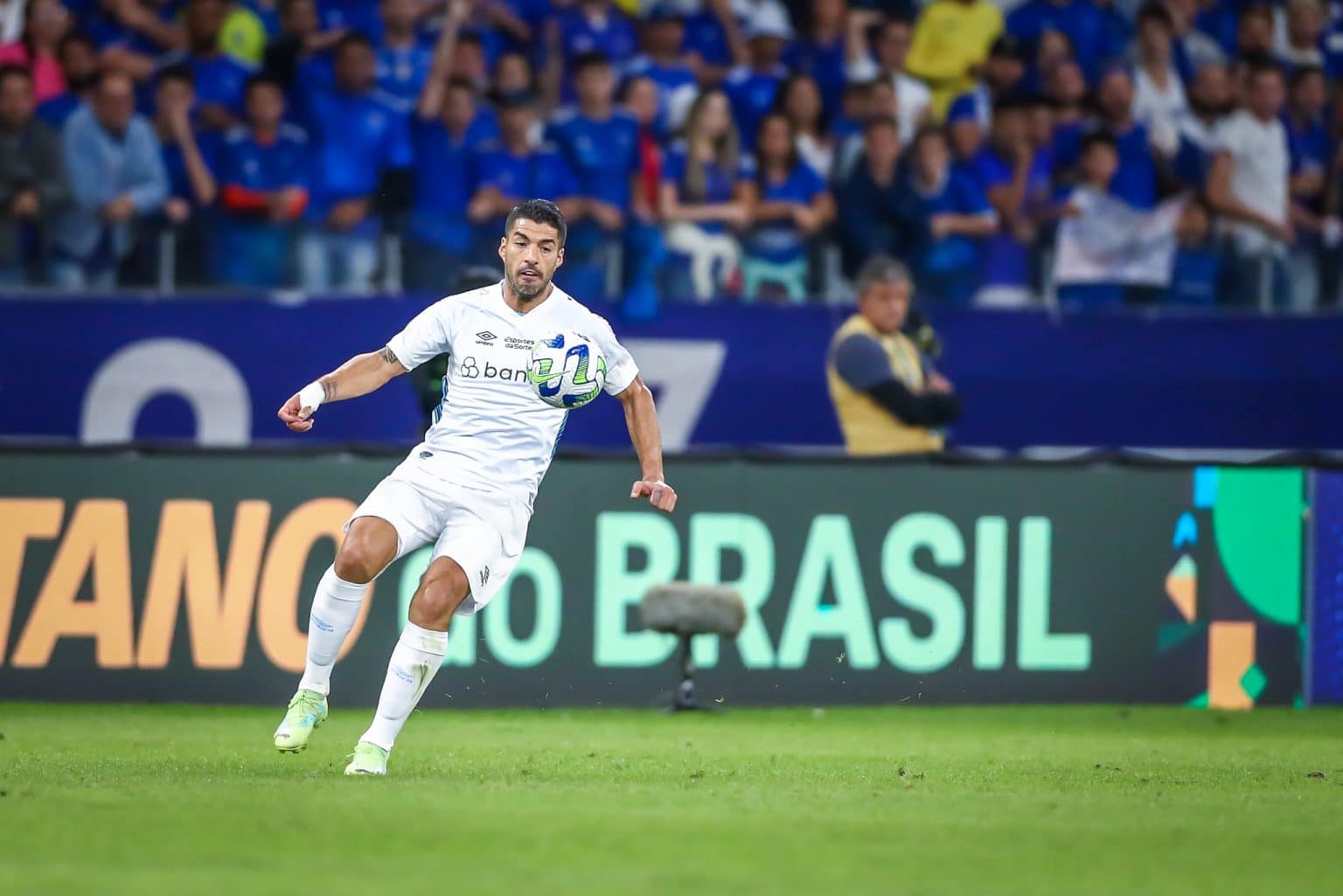 Renato Ga&uacute;cho faz revela&ccedil;&atilde;o sobre Luis Su&aacute;rez e &lsquo;se rende&rsquo; ao atacante uruguaio ap&oacute;s classifica&ccedil;&atilde;o do Gr&ecirc;mio