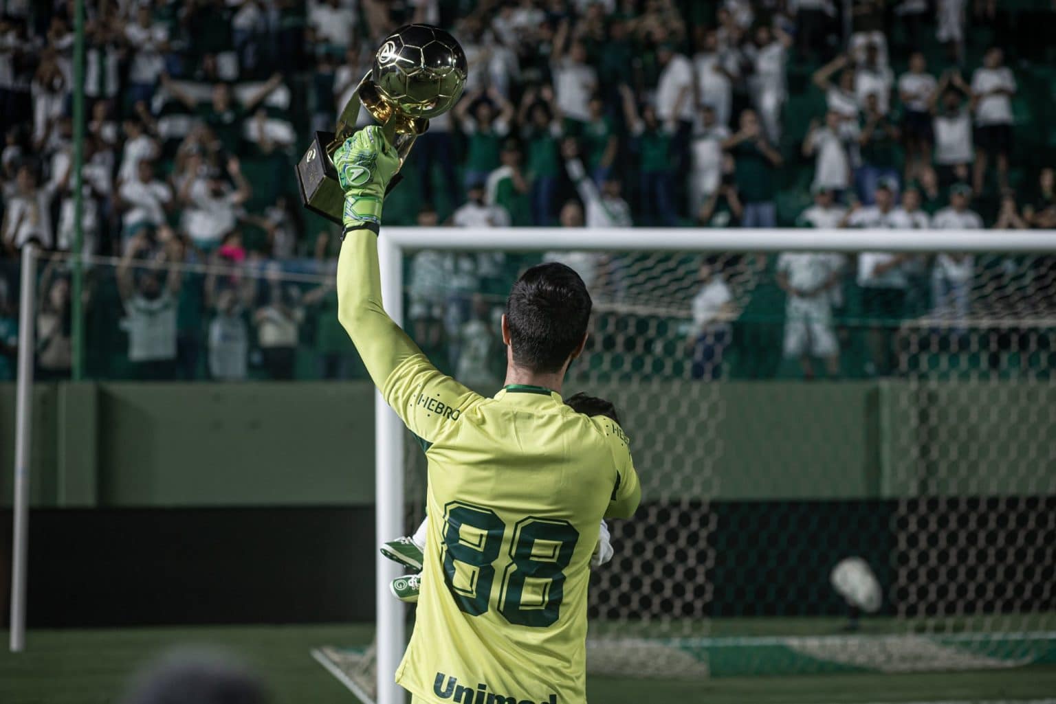 CBF deposita quantia &lsquo;gorda&rsquo; nos cofres do Goi&aacute;s ap&oacute;s conquista da Copa Verde