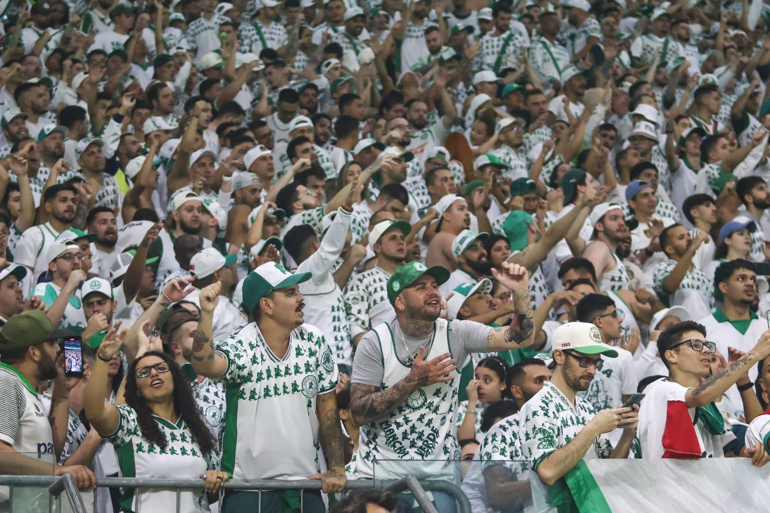 Torcida do Palmeiras critica coment&aacute;rios de &iacute;dolo do S&atilde;o Paulo sobre Abel Ferreira: &ldquo;hipocrisia&rdquo;