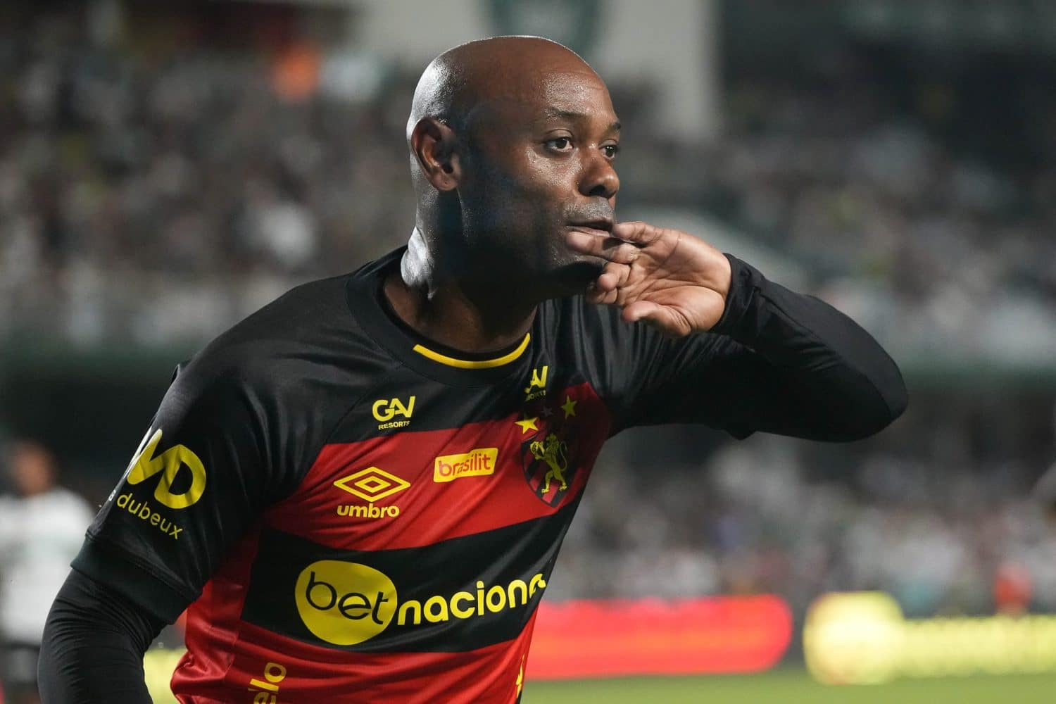 Ex-Corinthians, V&aacute;gner Love &lsquo;faz chover&rsquo; na temporada; entenda