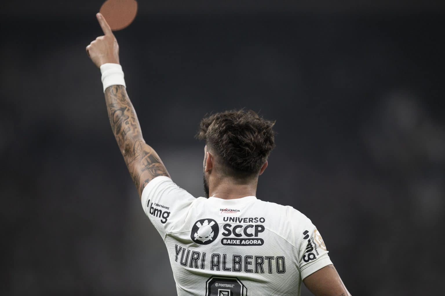 Yuri Alberto coloca fim em jejum &lsquo;gigantesco&rsquo; pelo Corinthians e faz valer &lsquo;lei do ex&rsquo; contra o Santos