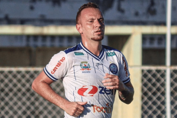 Vai aposentar? Z&eacute; Love abre o jogo em exclusiva e indica pr&oacute;ximos passos da carreira