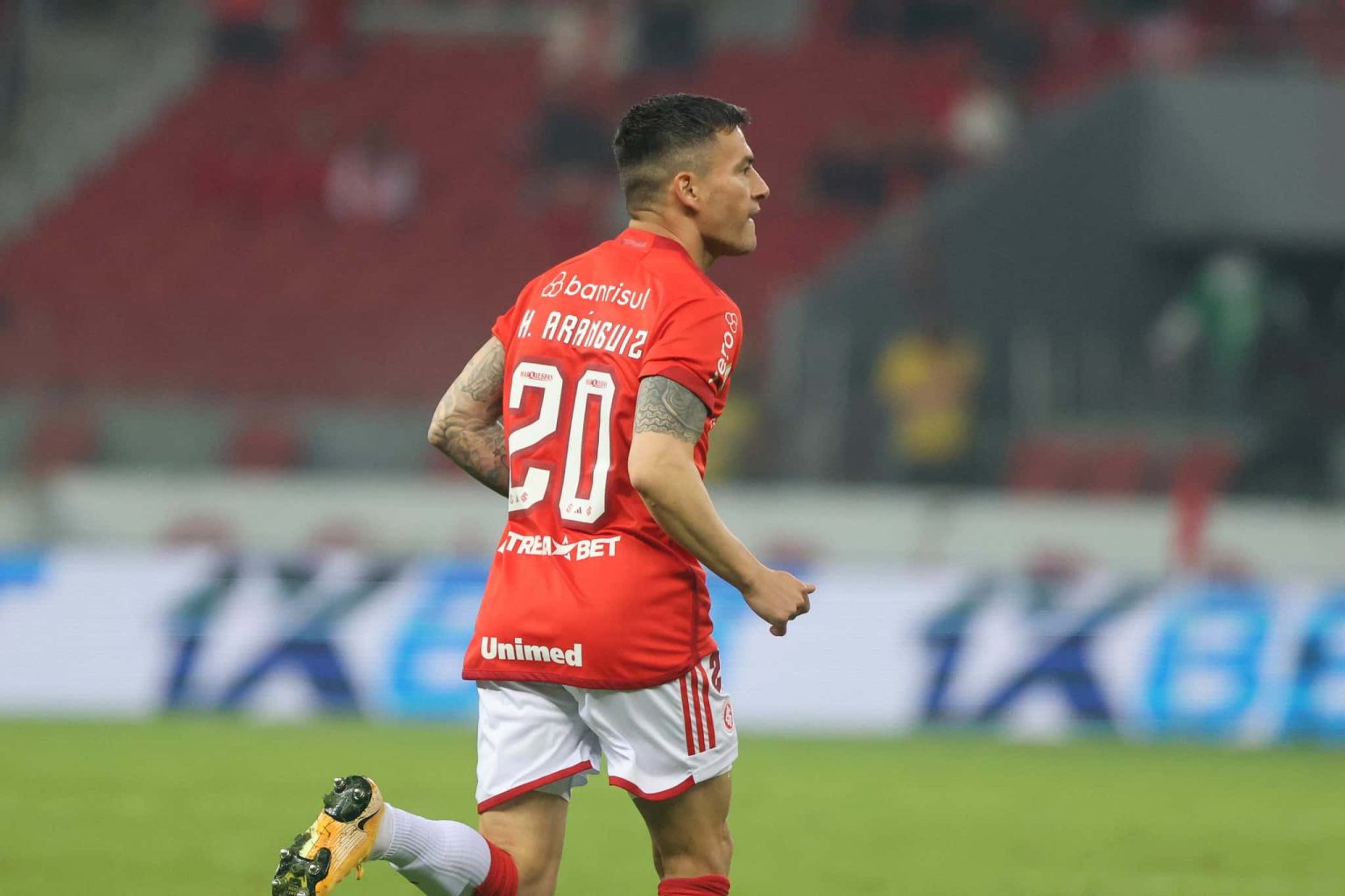 ELE VOLTOU! Os n&uacute;meros de Ar&aacute;nguiz no retorno pelo Inter