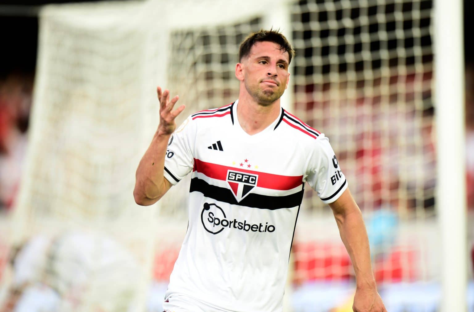 São Paulo: internet vai à loucura com os dois gols de Calleri contra o Santos