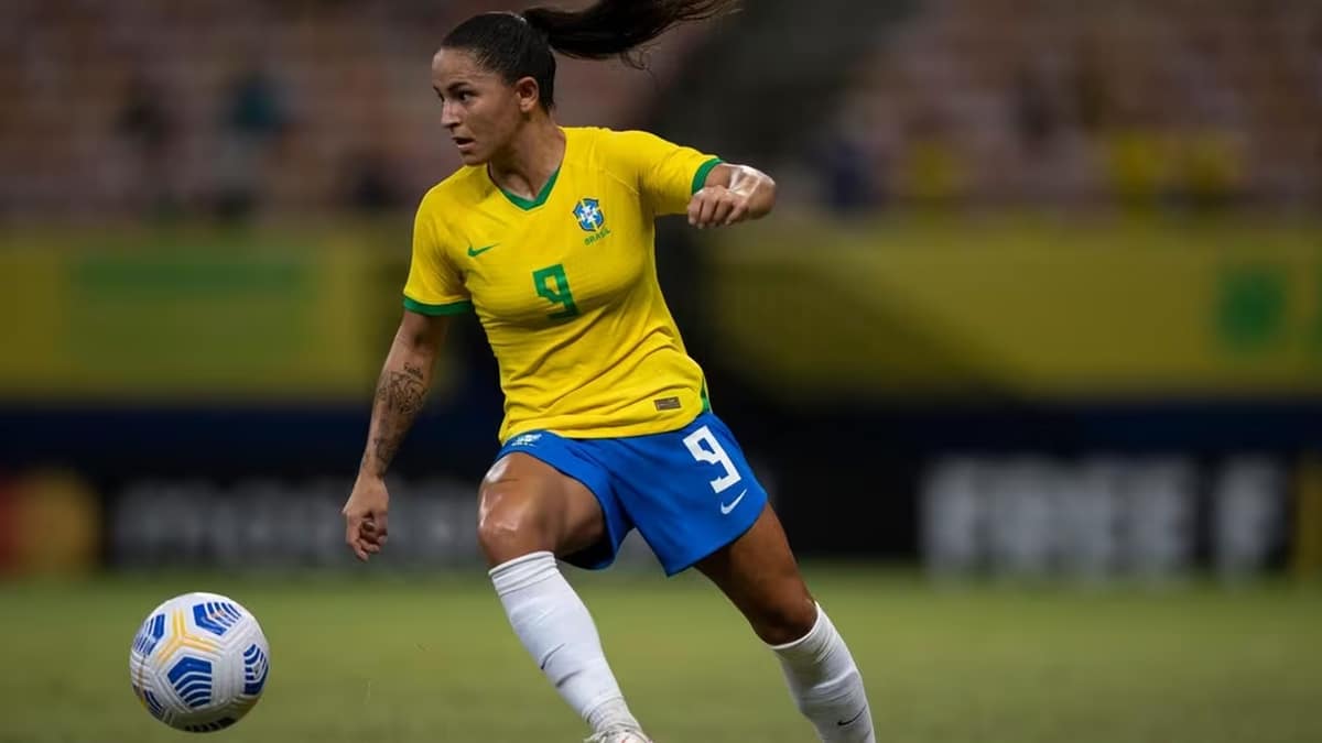 Debinha: biografia, estat&iacute;sticas, carreira e pr&ecirc;mios