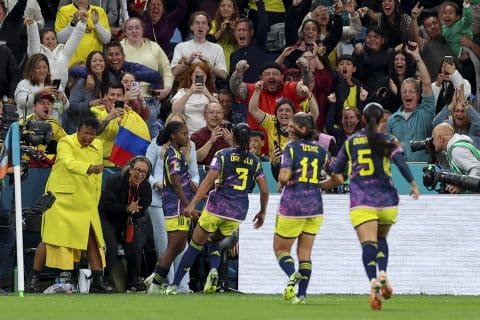Copa do Mundo Feminina: Arquibancadas carregam Col&ocirc;mbia na vit&oacute;ria sobre a Alemanha
