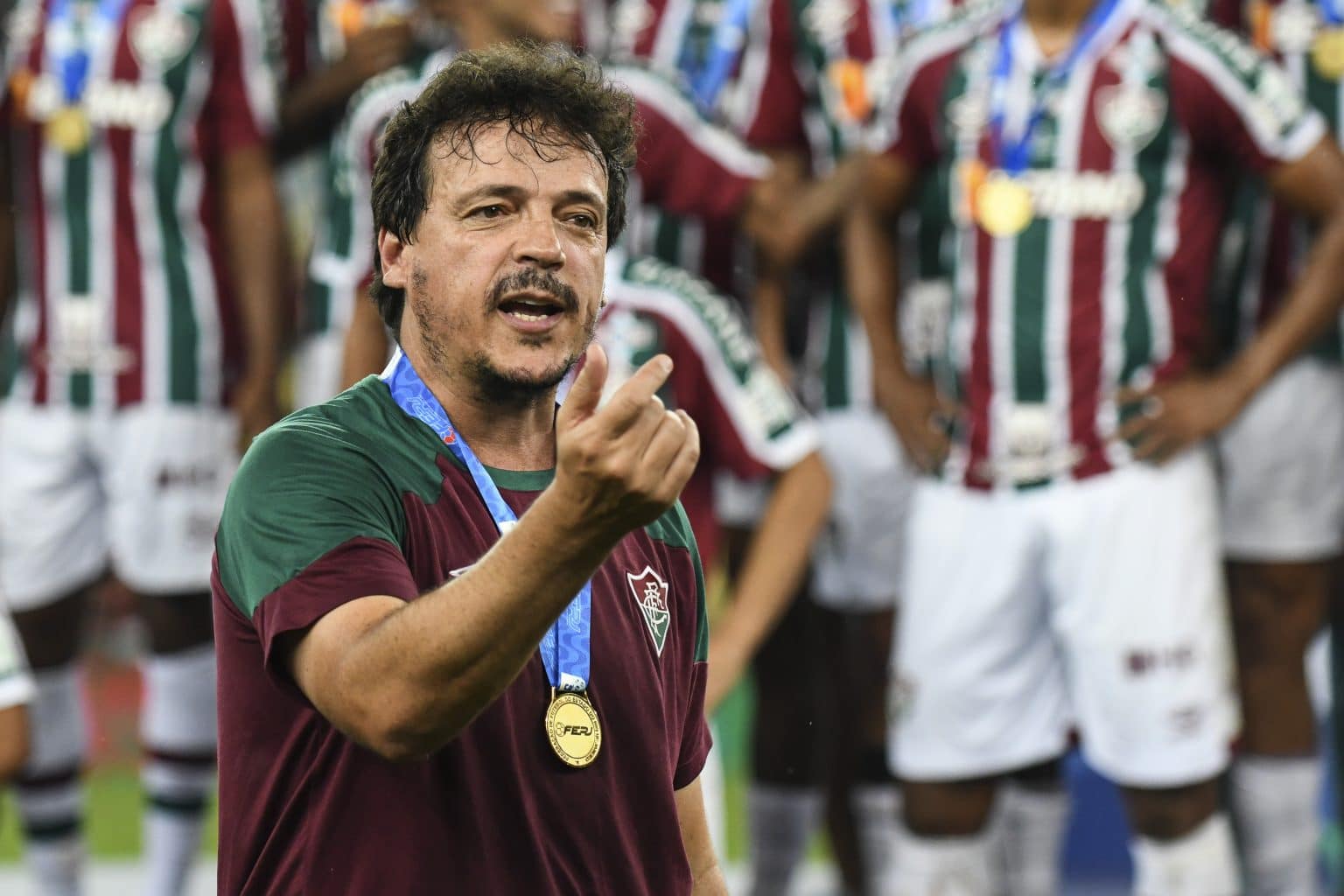 Torcedores do Fluminense fazem exig&ecirc;ncia ap&oacute;s acerto de Fernando Diniz com a Sele&ccedil;&atilde;o Brasileira