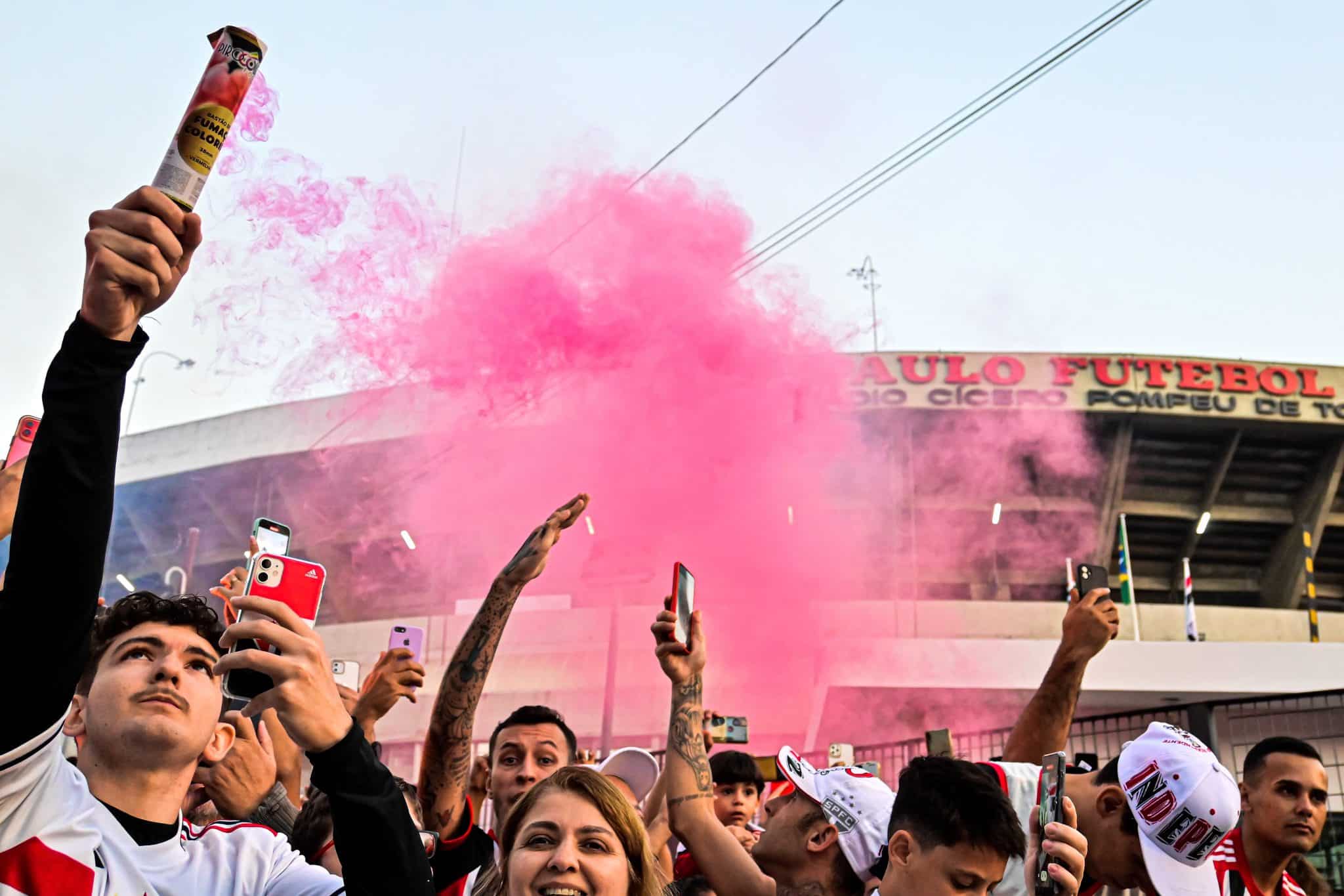 S&atilde;o Paulo: torcida agradece Fortaleza ap&oacute;s an&uacute;ncio de James Rodriguez