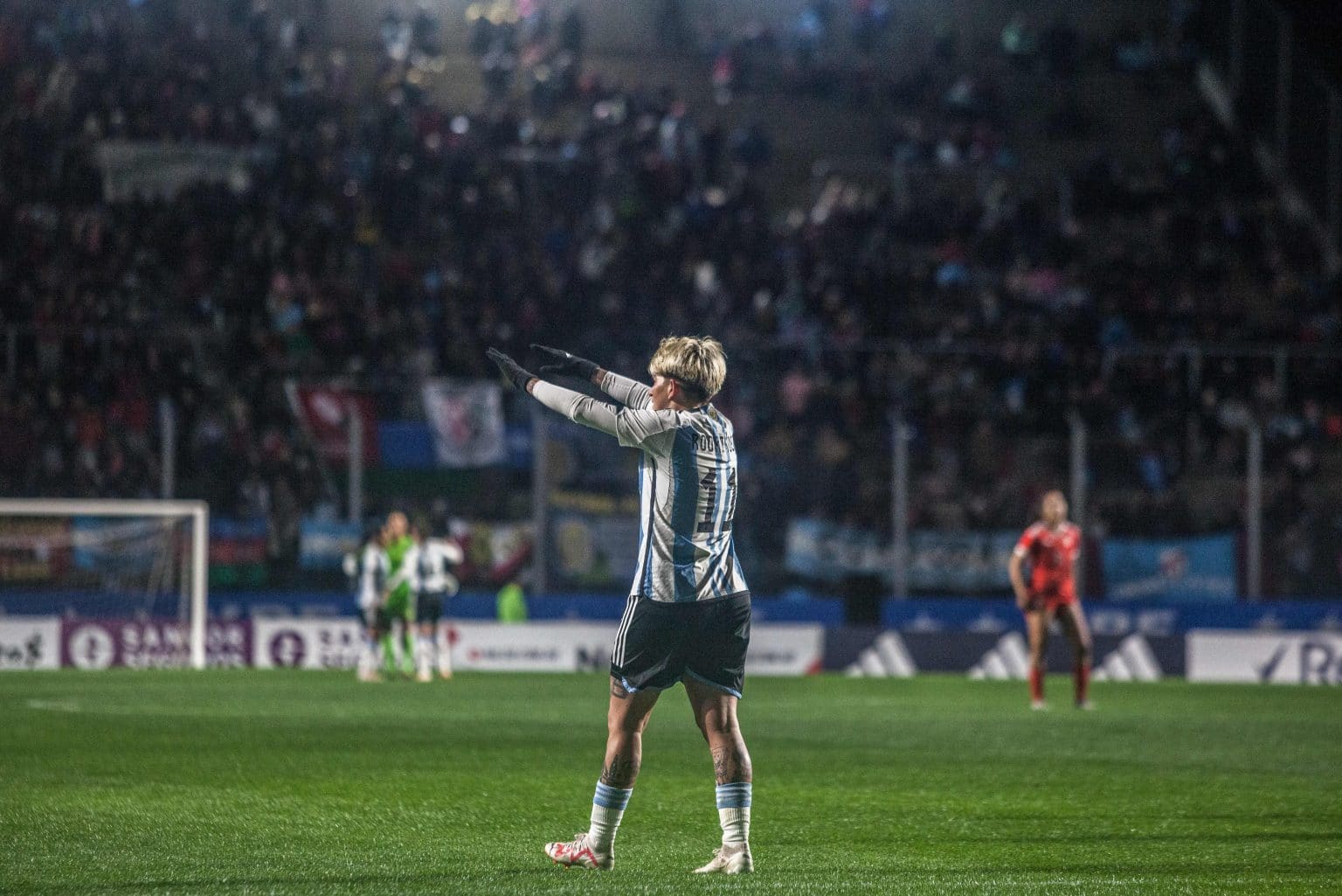 Copa do Mundo Feminina: F&atilde; de CR7, jogadora do Palmeiras nega &lsquo;odiar&rsquo; Messi