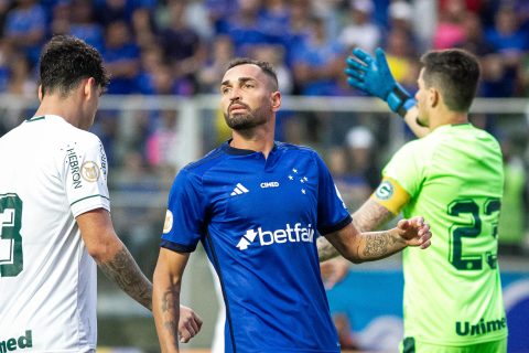 Cruzeiro perde do Goi&aacute;s em casa e escuta gritos de &lsquo;time pipoqueiro&rsquo;
