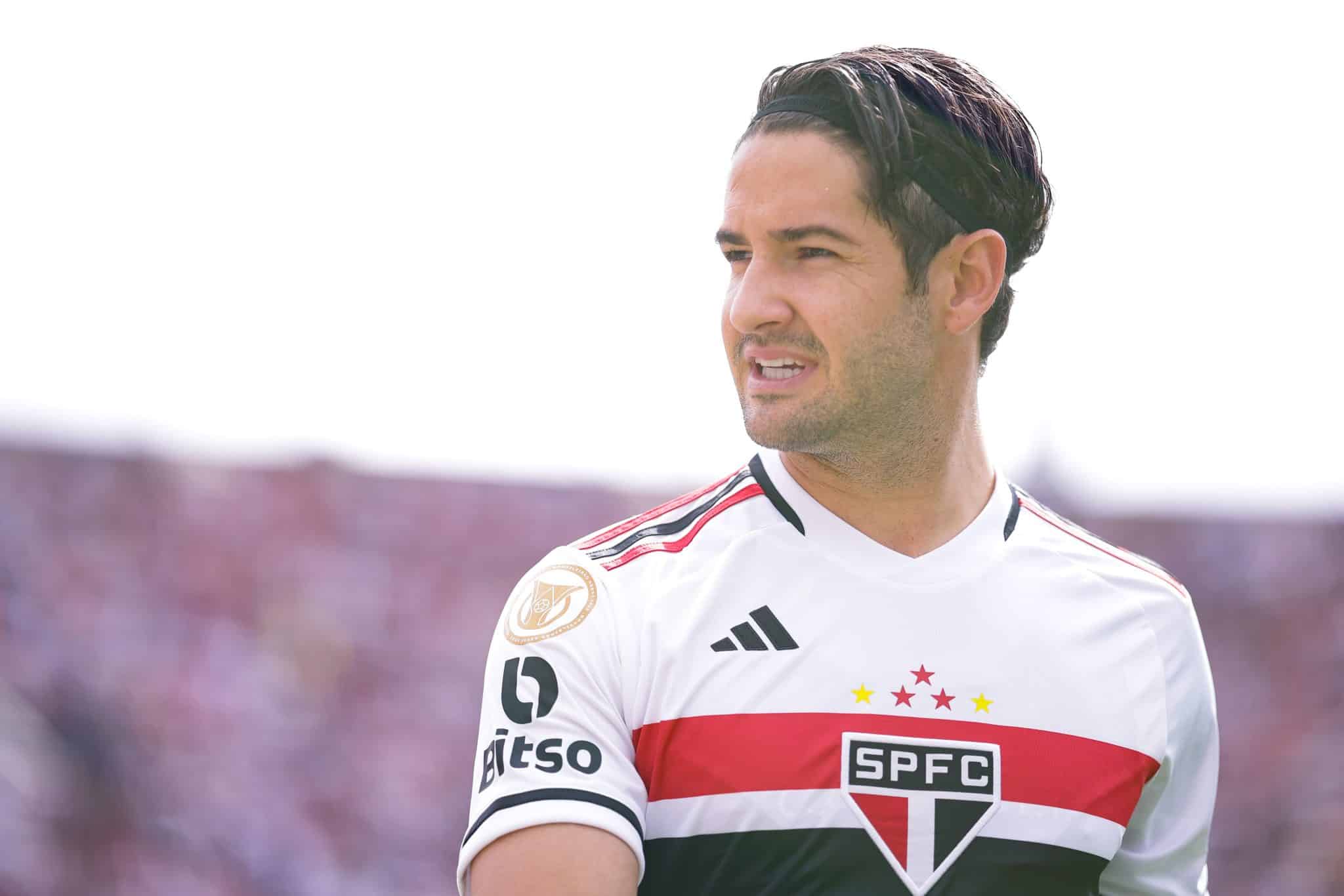 Sob pedidos de &lsquo;Pato&rsquo;, S&atilde;o Paulo s&oacute; empata com o Bahia no Morumbi