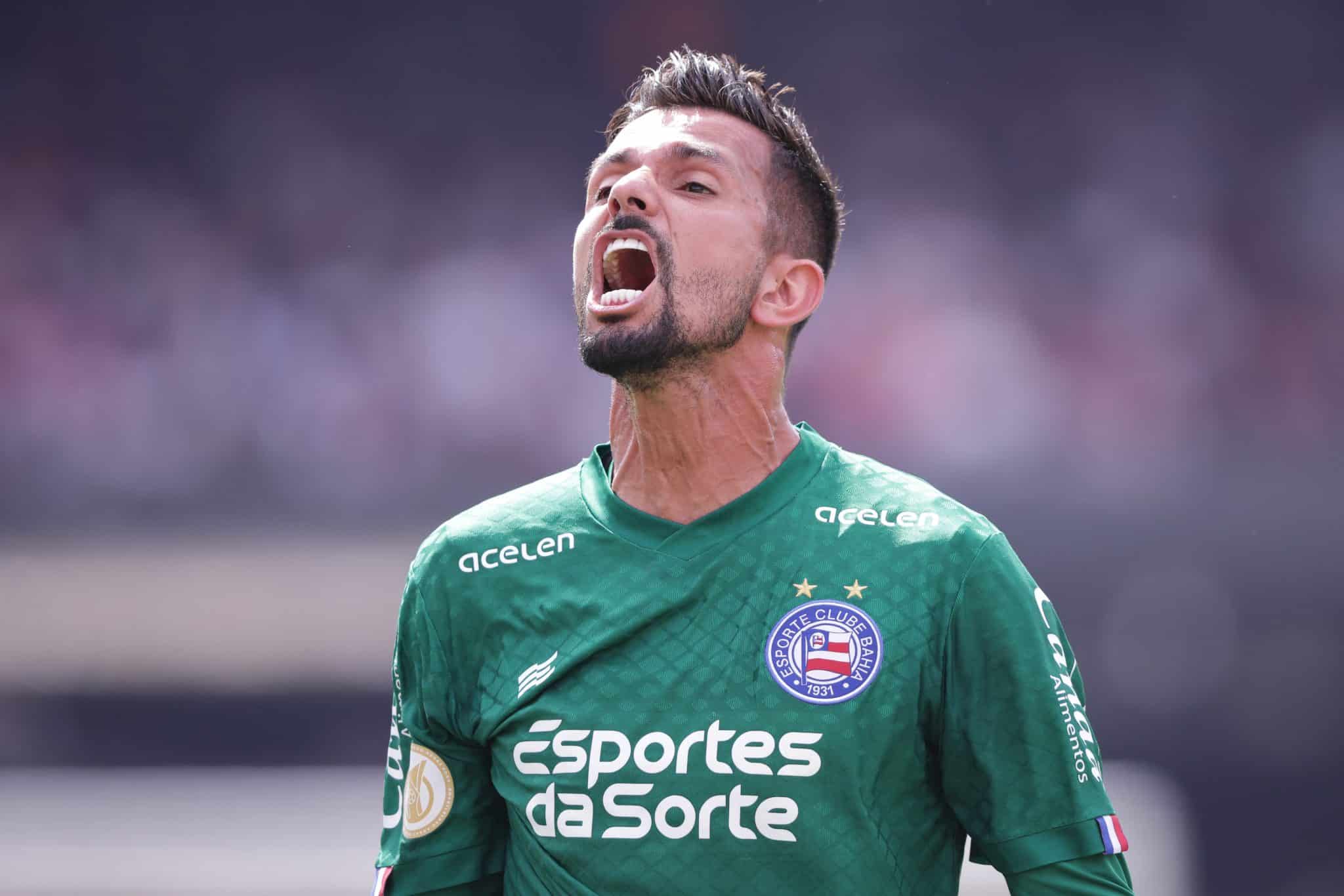 Goleiro do Bahia se consagra e s&atilde;o paulinos se irritam com empate no Morumbi