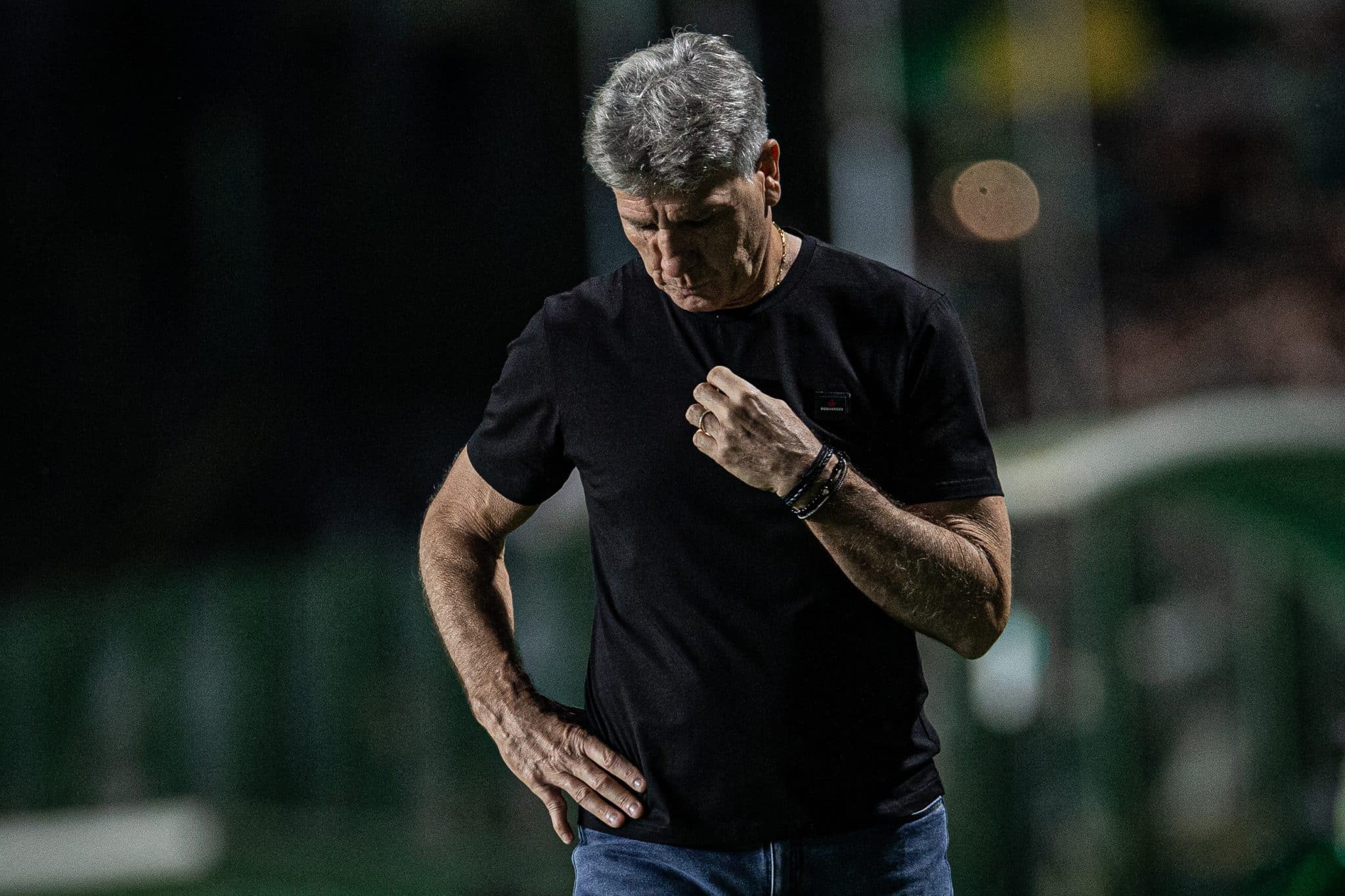 Gr&ecirc;mio busca empate e d&aacute; banho de &aacute;gua fria em estreante do Goi&aacute;s