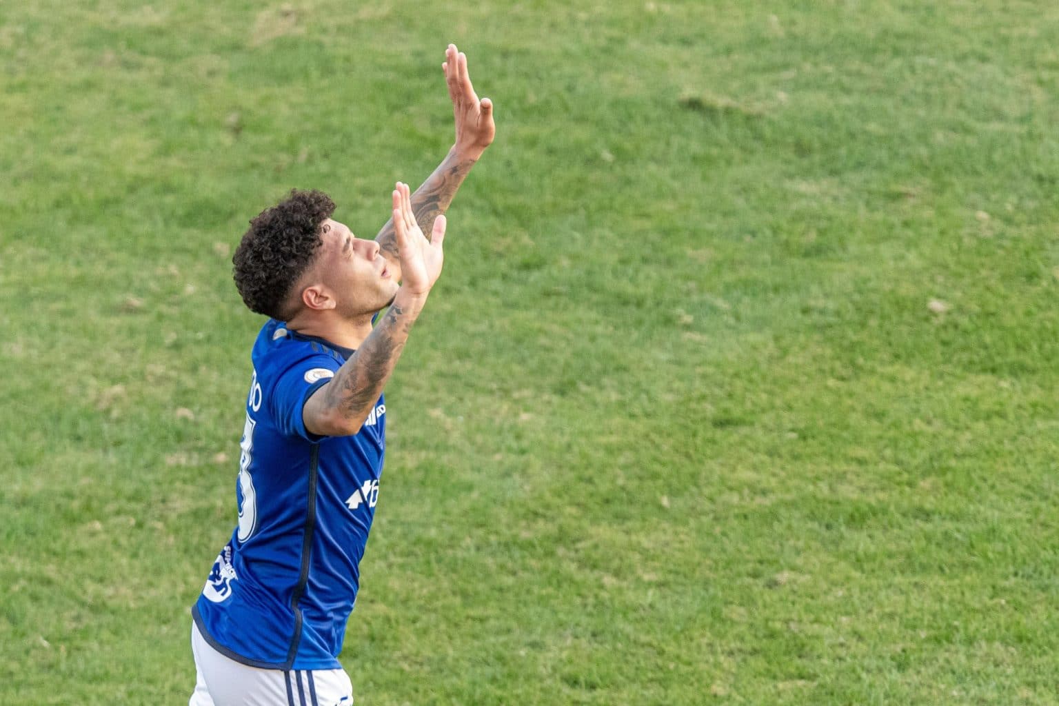 Machado marca o 2&deg; gol de falta com a camisa do Cruzeiro