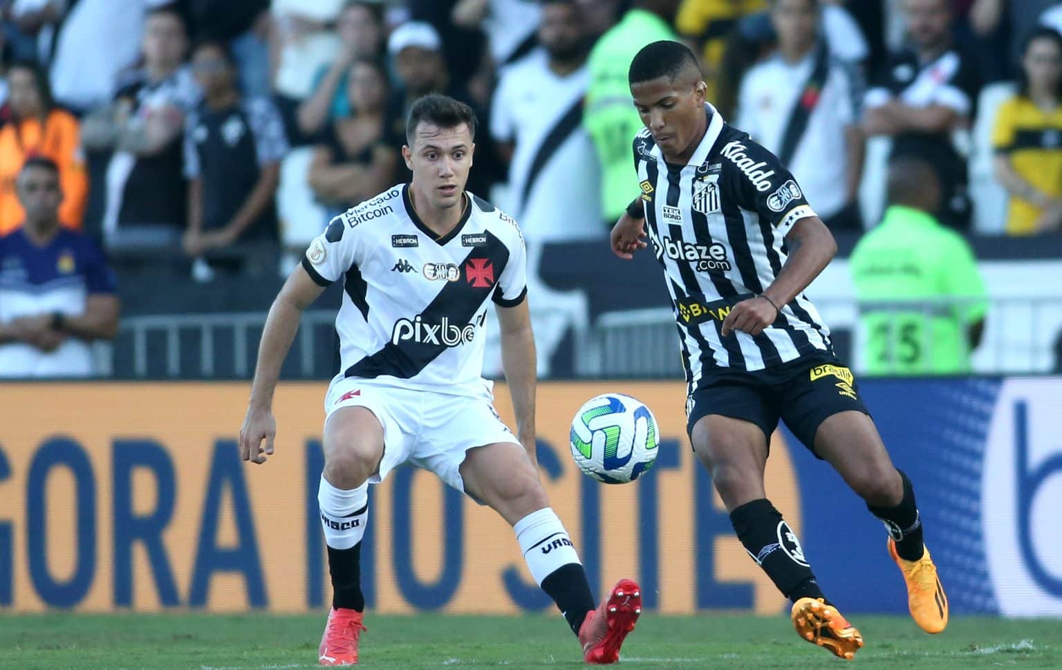 Santos: torcida lamenta sa&iacute;da de &Acirc;ngelo em dia de cl&aacute;ssico com S&atilde;o Paulo