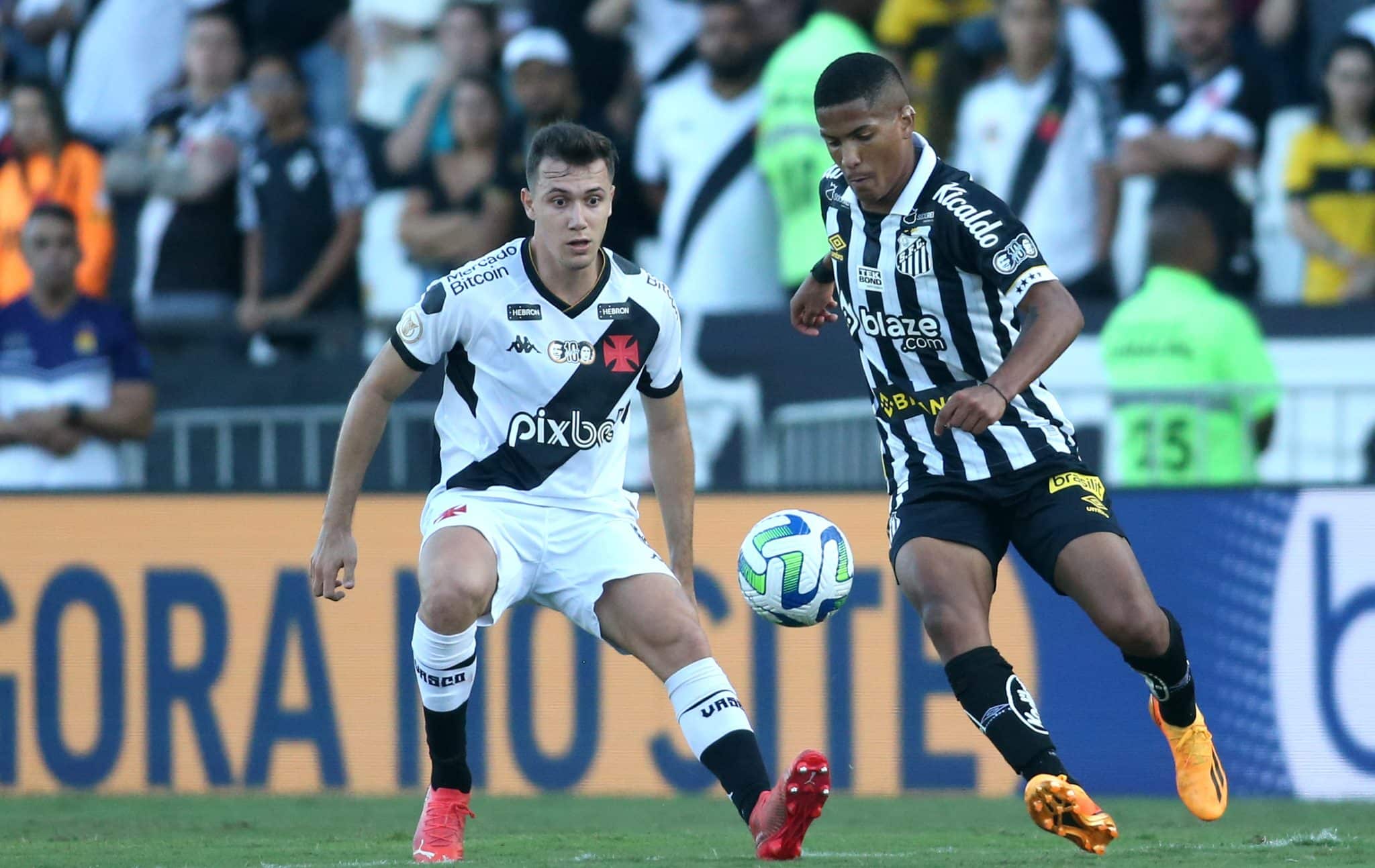 Santos: torcida lamenta sa&iacute;da de &Acirc;ngelo em dia de cl&aacute;ssico com S&atilde;o Paulo