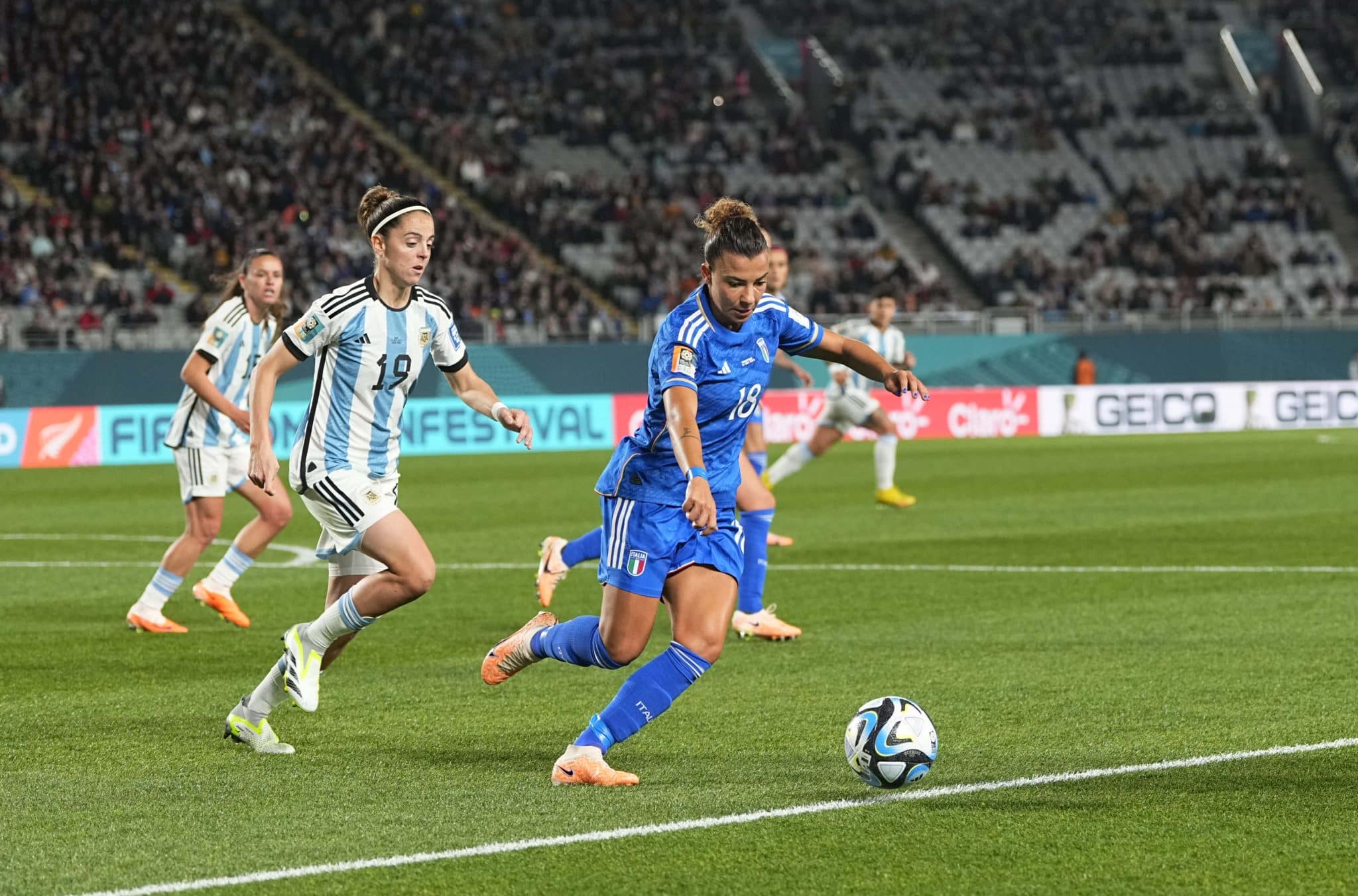 Copa do Mundo Feminina: torcida dá show, mas Argentina perde e amarga tabu
