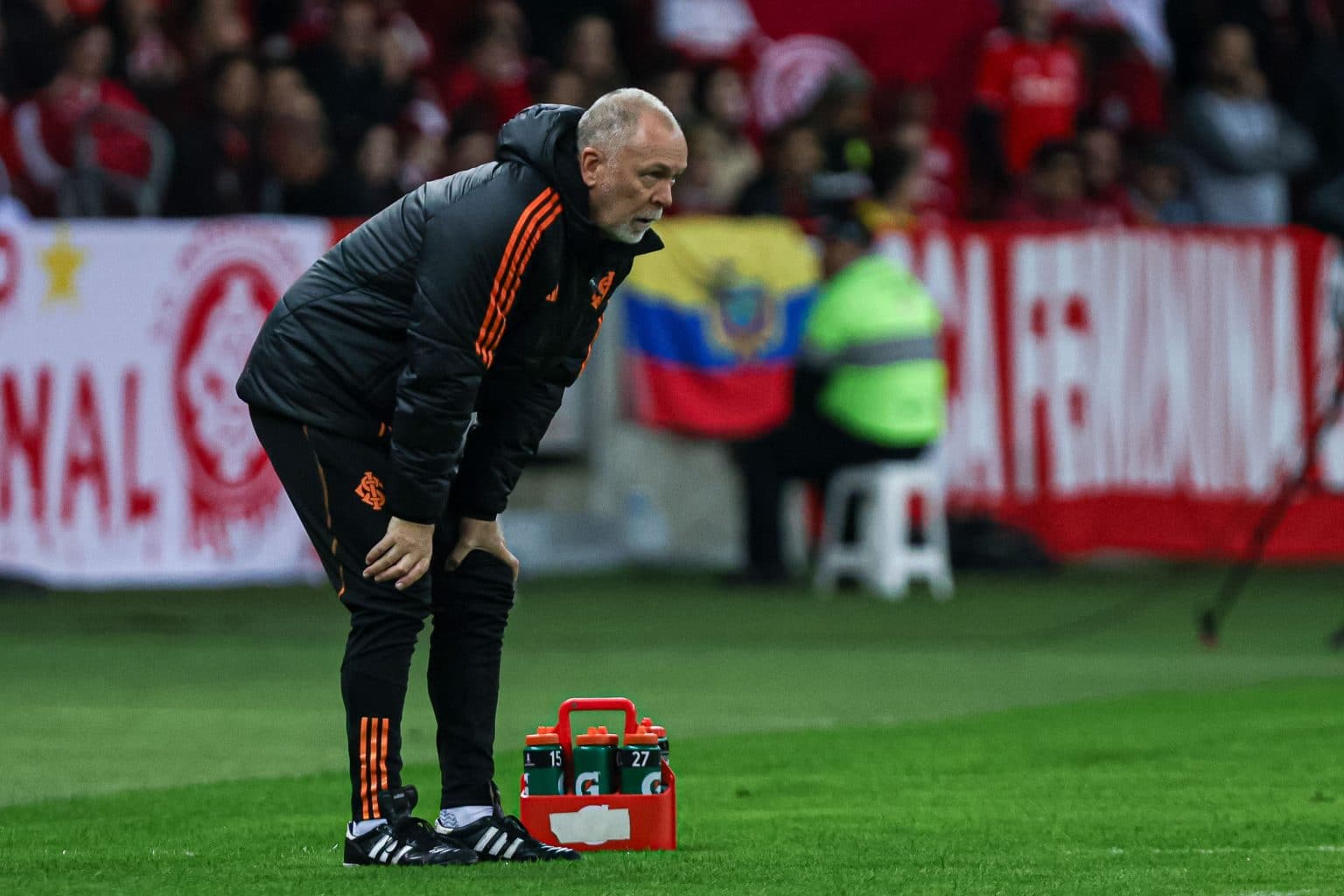 Internacional demite Mano Menezes e torcida comemora nas redes sociais