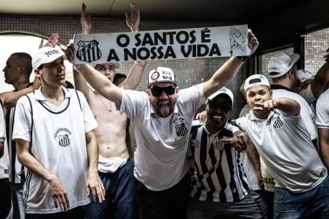 Torcida do Santos dar&aacute; apoio no aeroporto antes de duelo contra o Atl&eacute;tico-MG