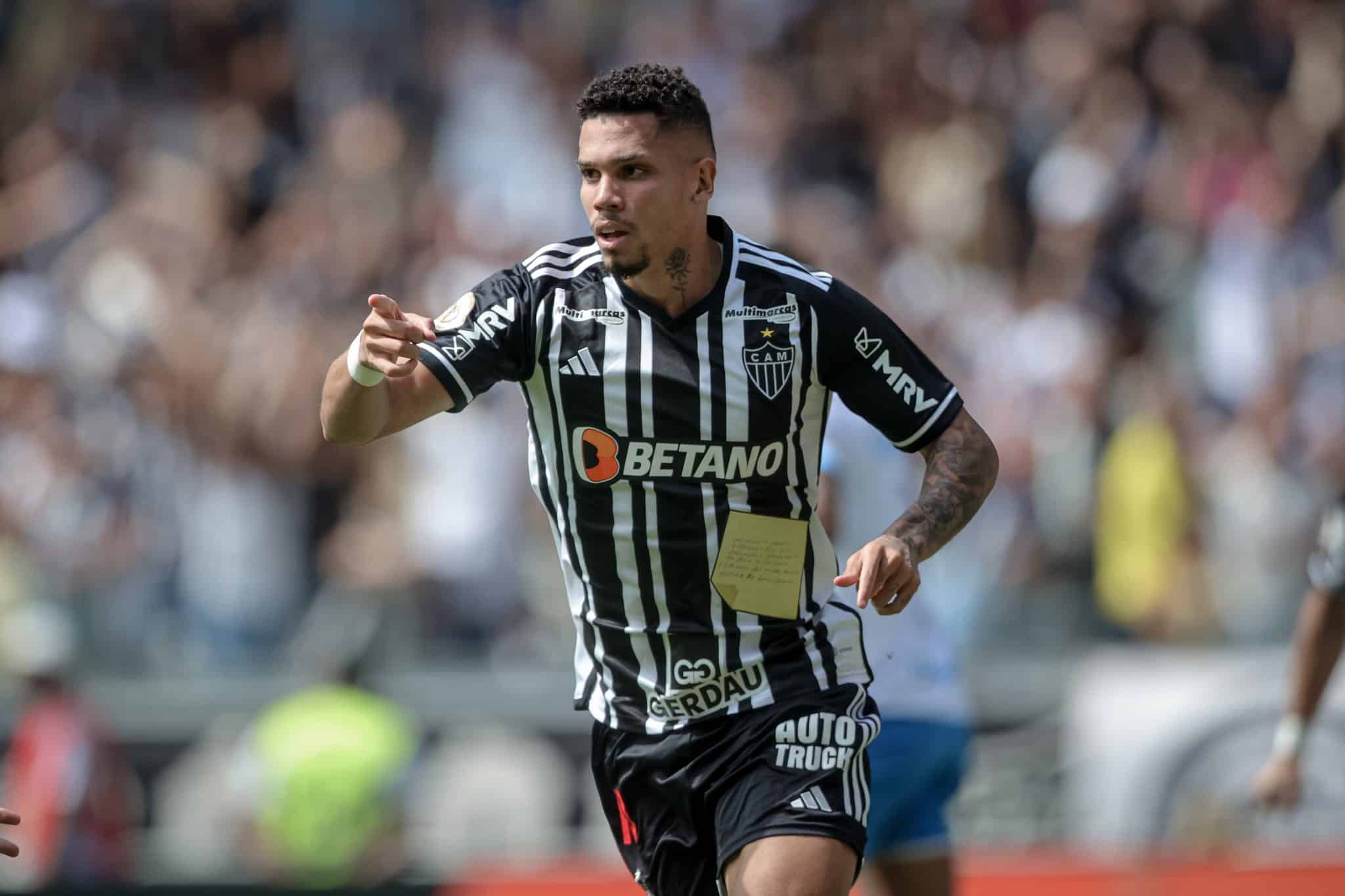 Convocado para a Seleção pré-olímpica, Paulinho pode desfalcar o Atlético-MG?