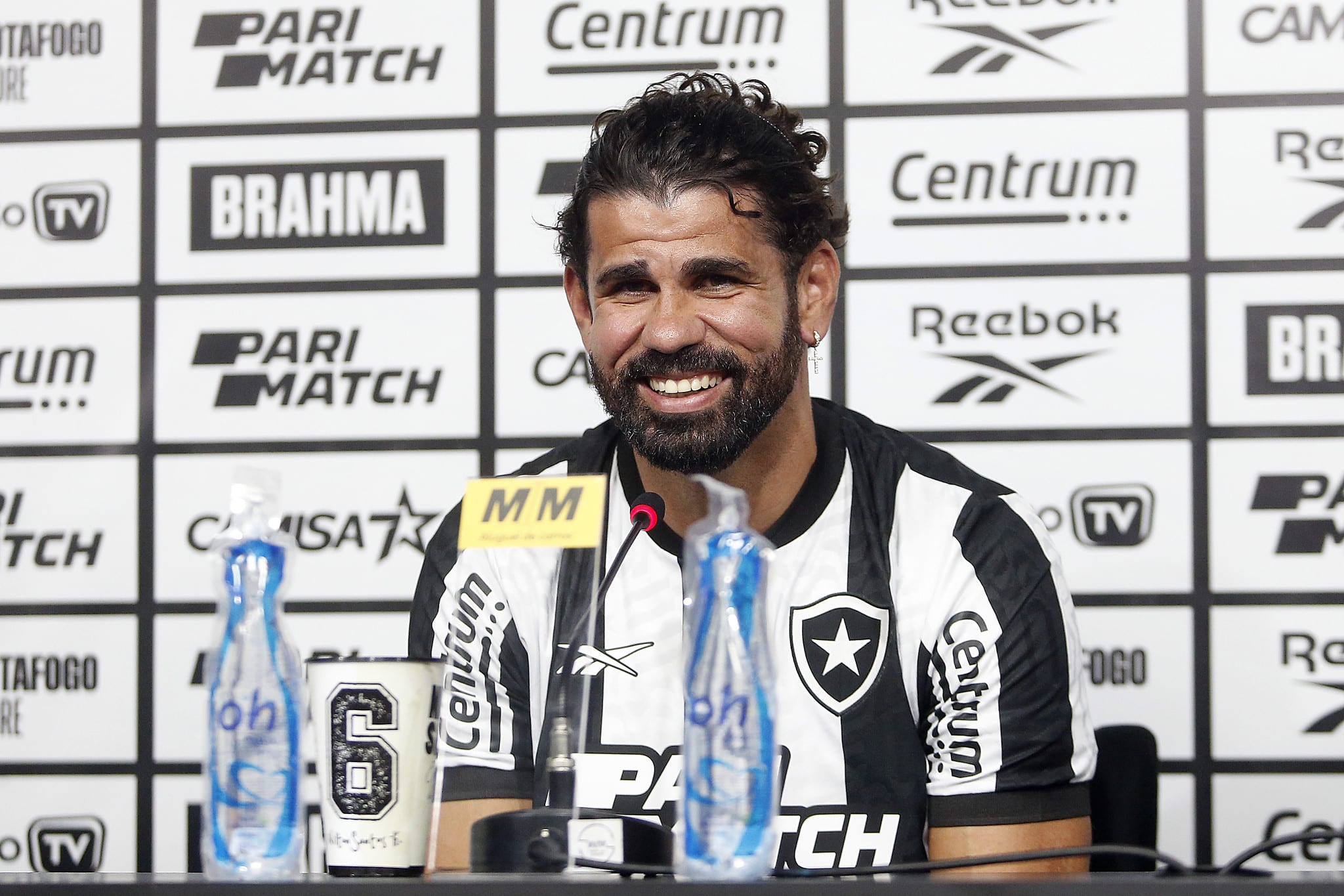 Diego Costa rechaça fama de ‘desagregador’: ‘Ambiente é bem melhor’