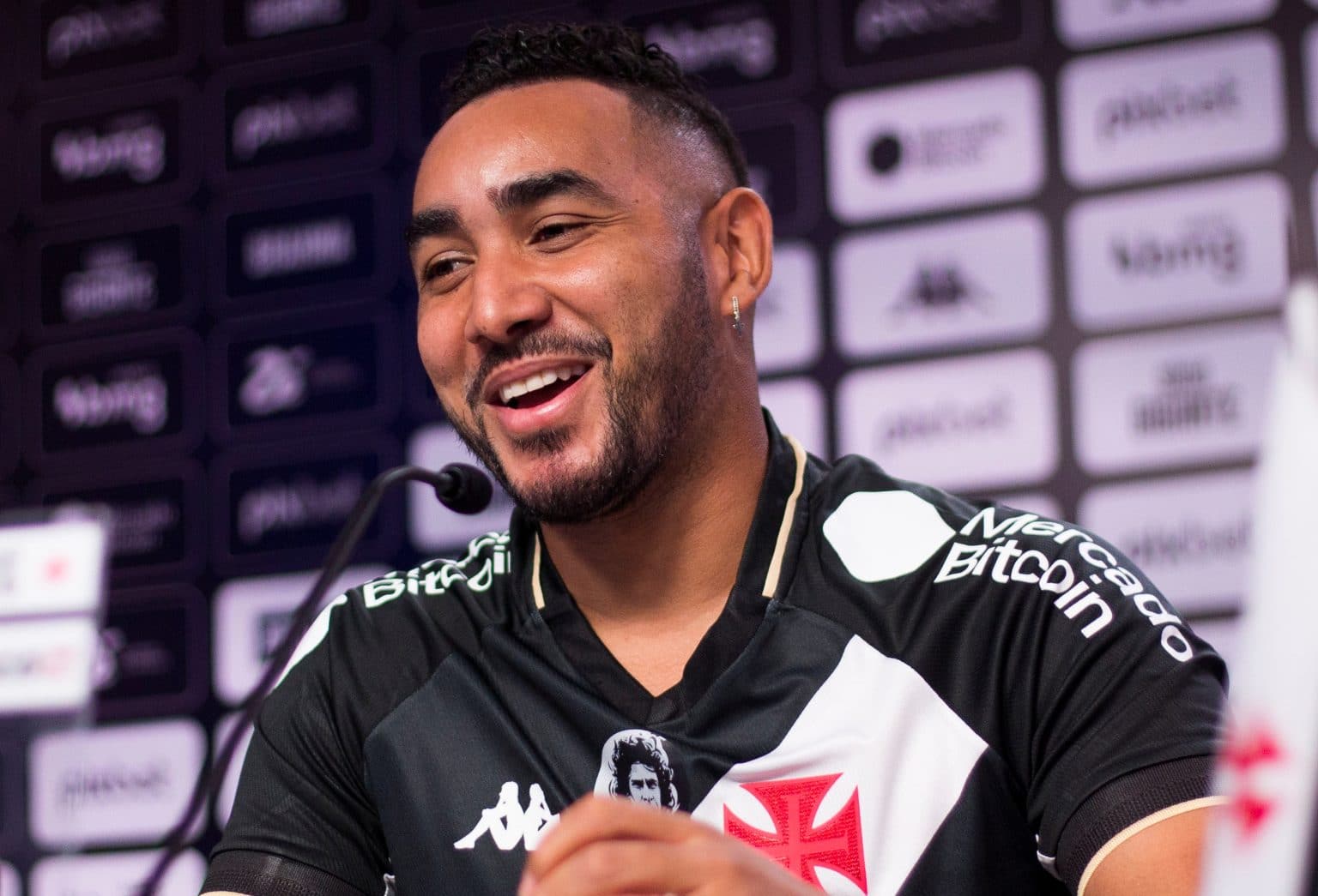 &ldquo;Engana&ccedil;&atilde;o&rdquo;, Payet revela elogios de jogadores rivais ao Vasco e f&atilde;s n&atilde;o perdoam