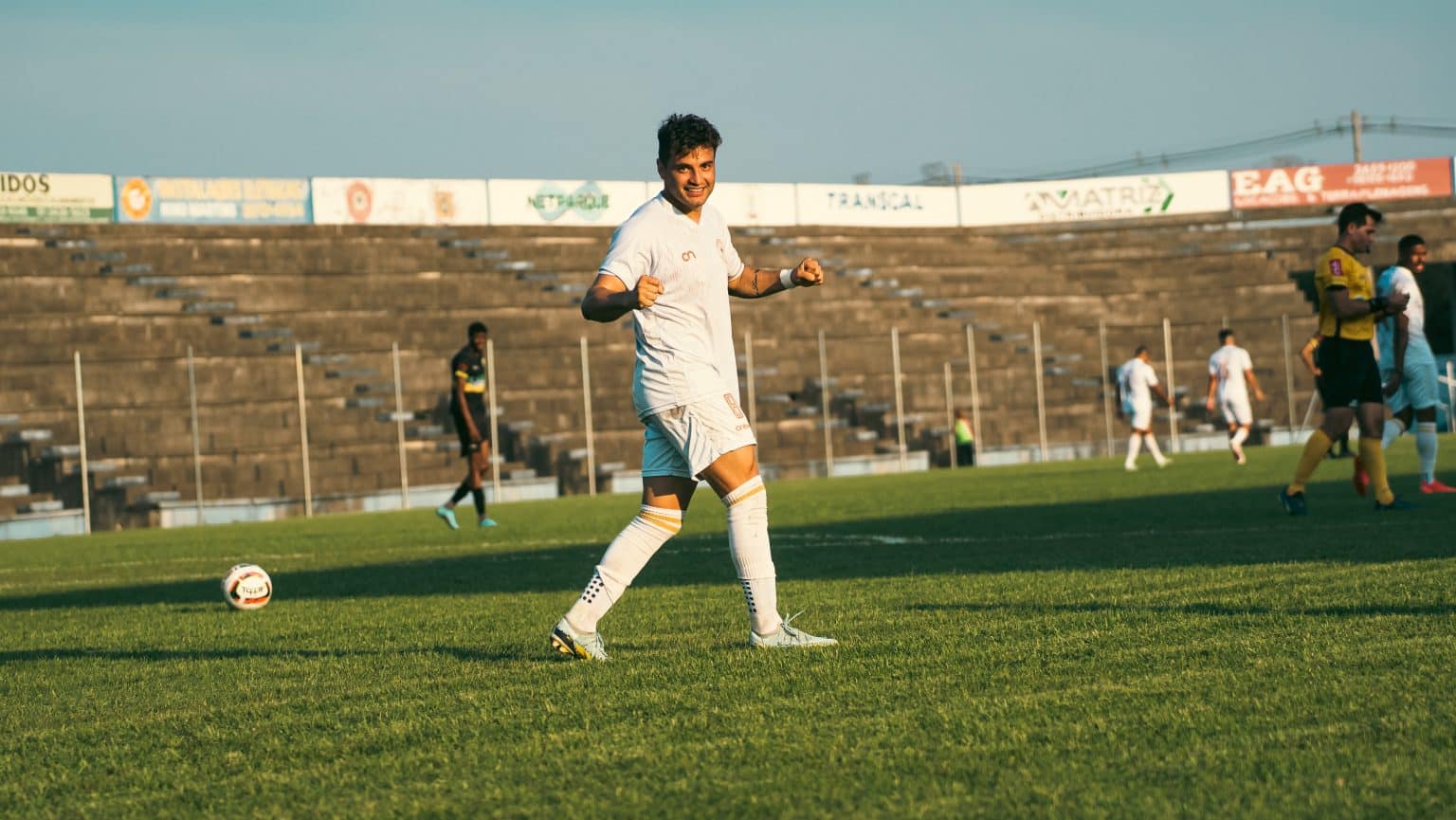 Monsoon se imp&otilde;e no segundo tempo e aplica nova goleada no Novo Horizonte