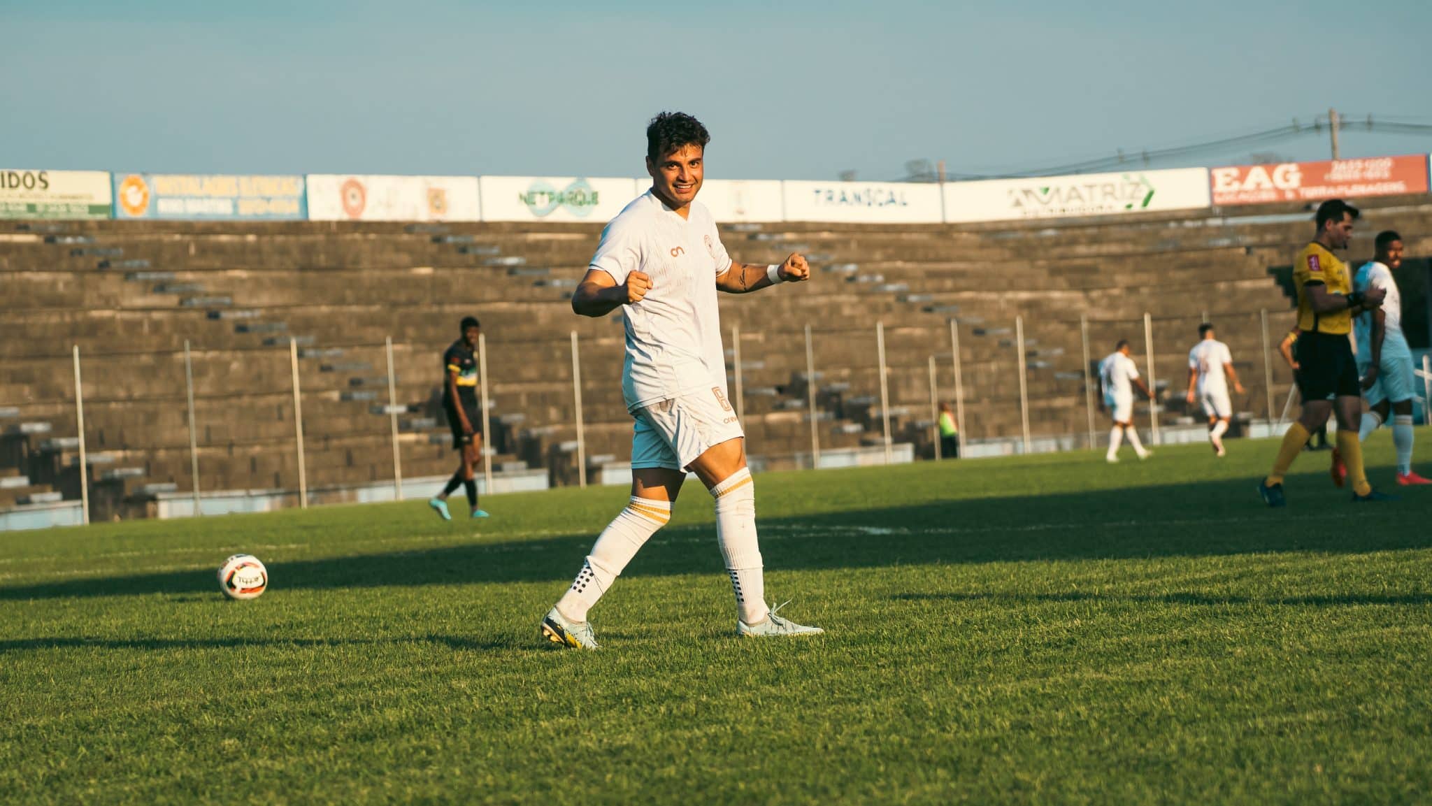 Monsoon se imp&otilde;e no segundo tempo e aplica nova goleada no Novo Horizonte