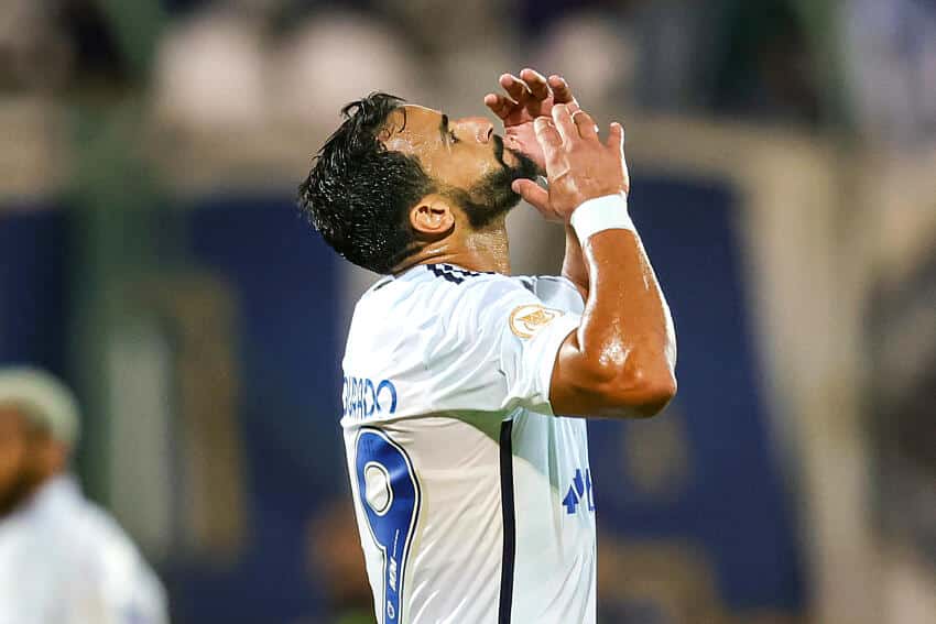 Após deixar Cruzeiro, Henrique Dourado fecha com a Chapecoense