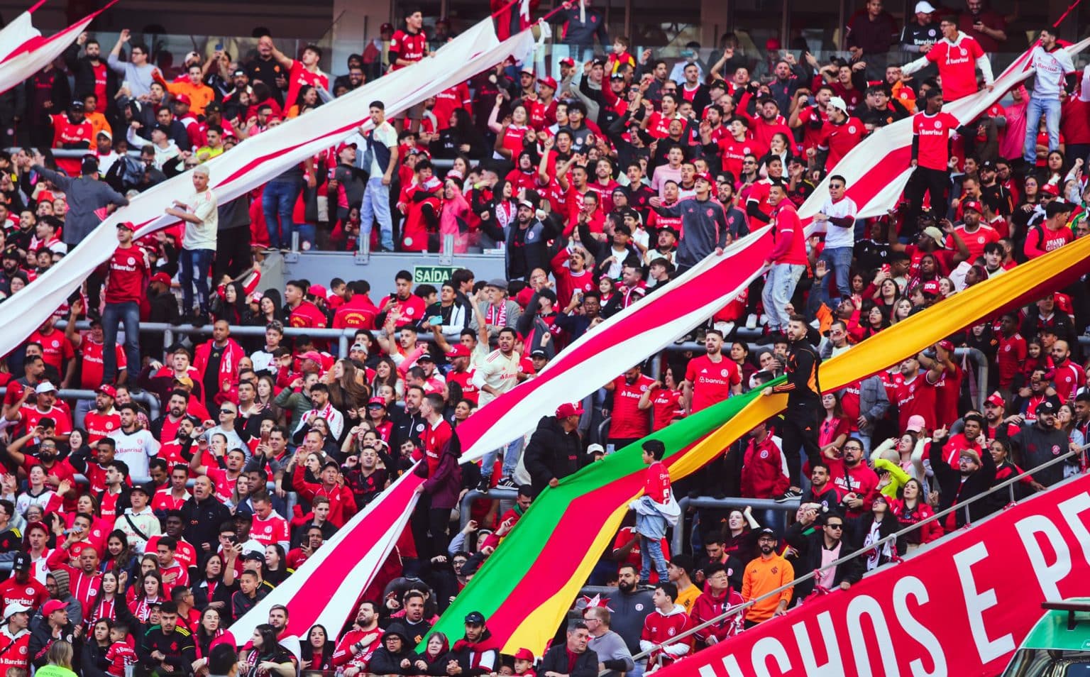 Inter: colorados cantam com argentinos antes do jogo da Libertadores