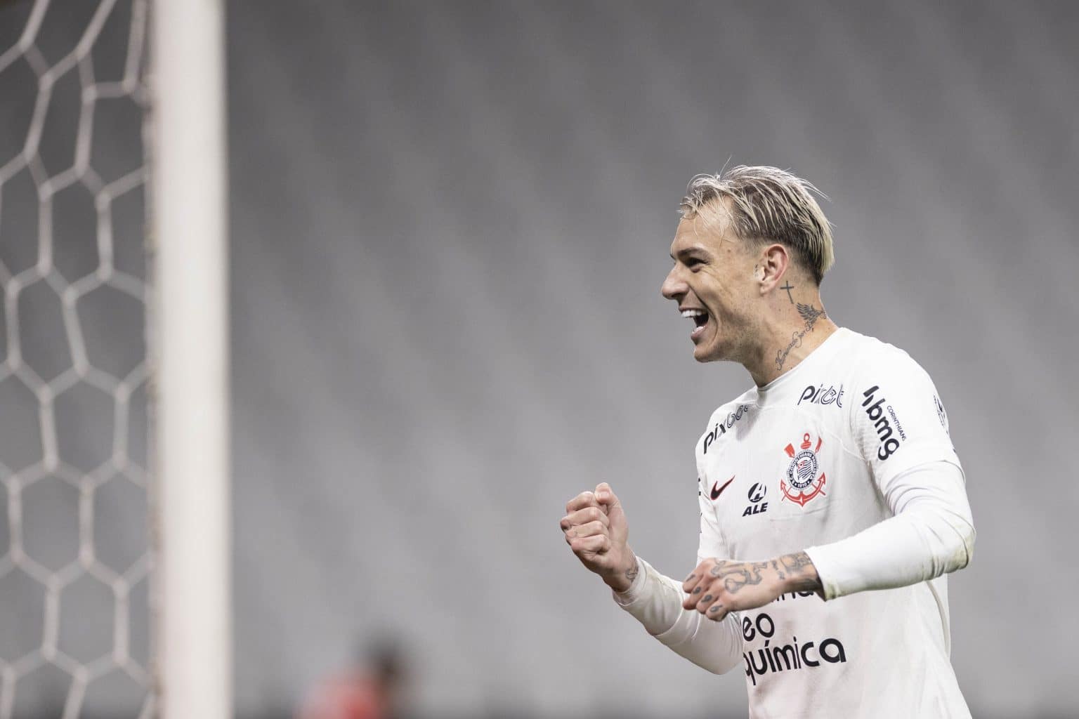 &lsquo;Volta&rsquo;, R&oacute;ger Guedes marca na estreia e corintianos pedem retorno ao Tim&atilde;o