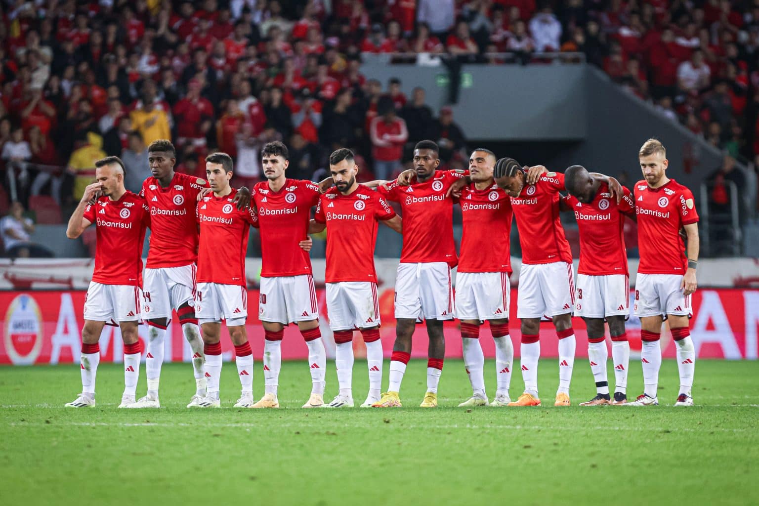 Inter: noite &eacute;pica na Libertadores tem recorde batido e her&oacute;is estrangeiros