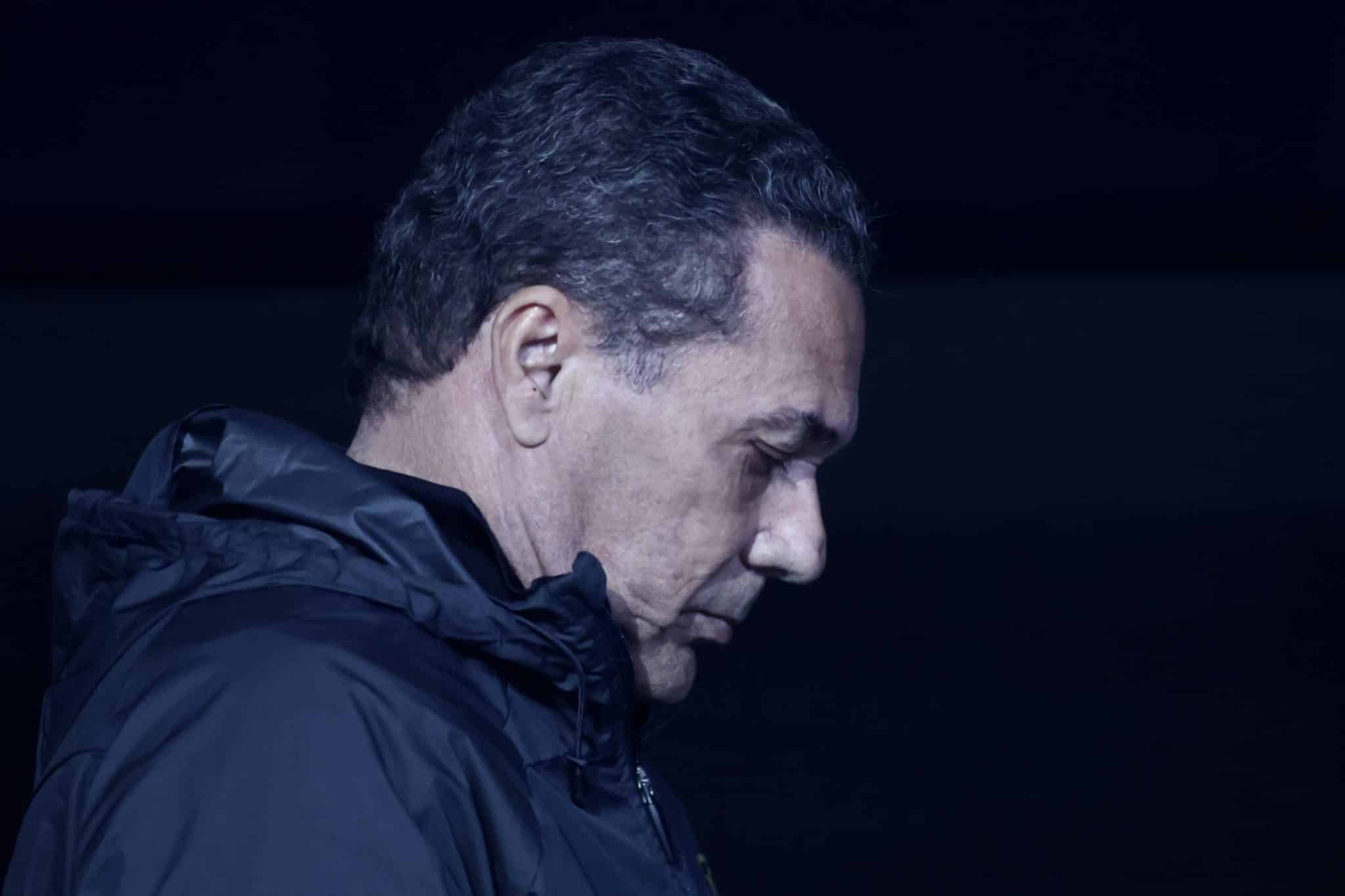 Corinthians: Torcida &lsquo;exalta&rsquo; trave, mas n&atilde;o poupa Luxemburgo e Du&iacute;lio