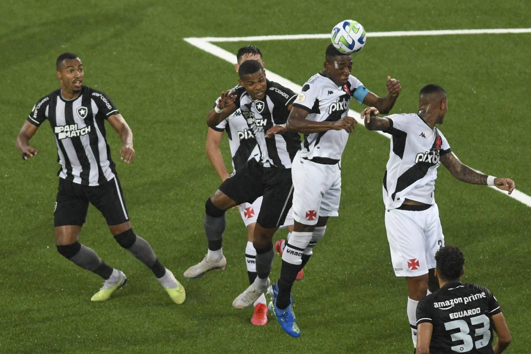 "VasFogo": torcidas de Vasco e Botafogo projetam 'uni&atilde;o' em rodada do Brasileir&atilde;o