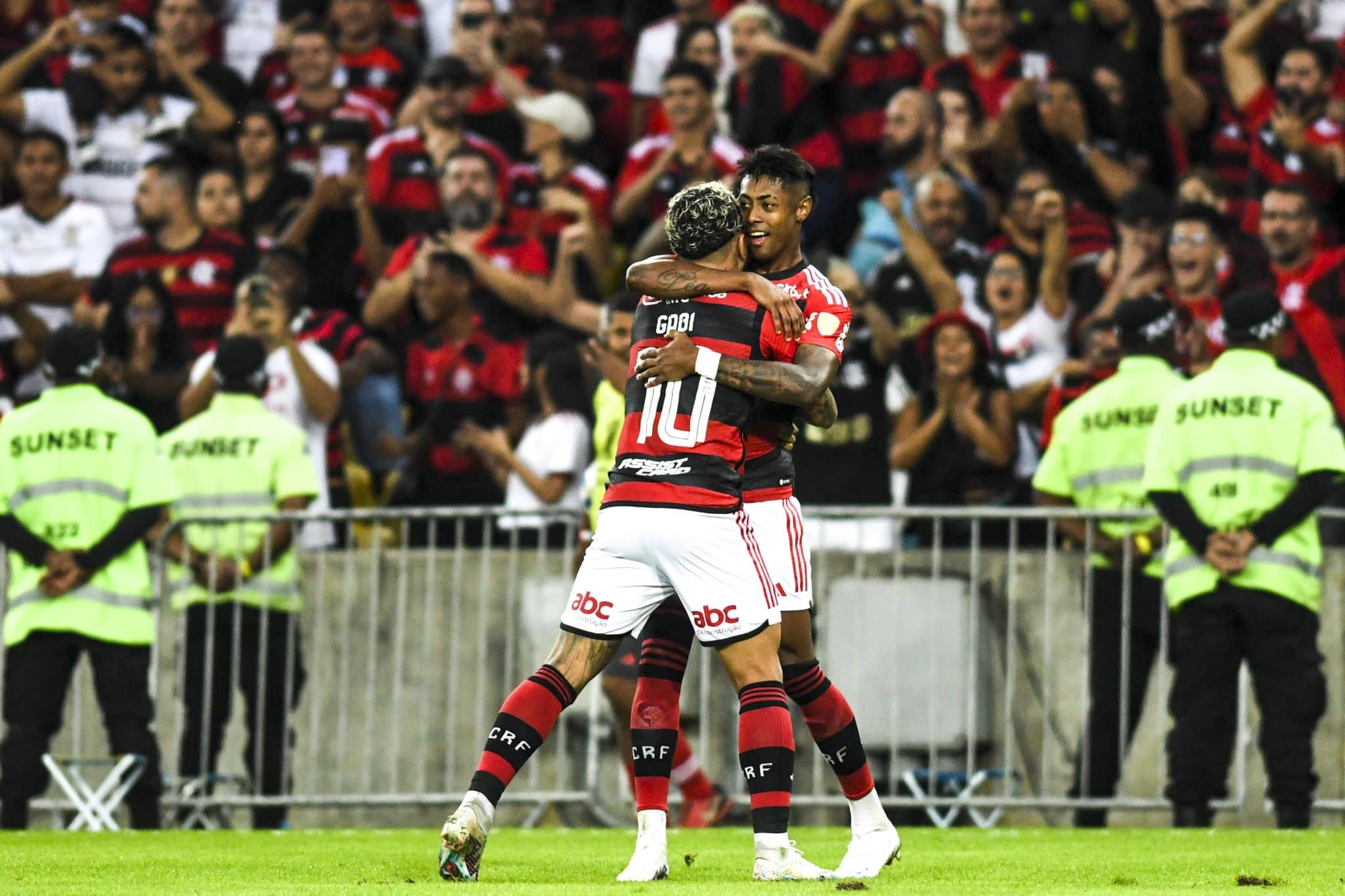 Flamengo: &lsquo;conex&atilde;o&rsquo; Gabigol-Bruno Henrique contra o Olimpia leva rubro-negros &agrave; loucura