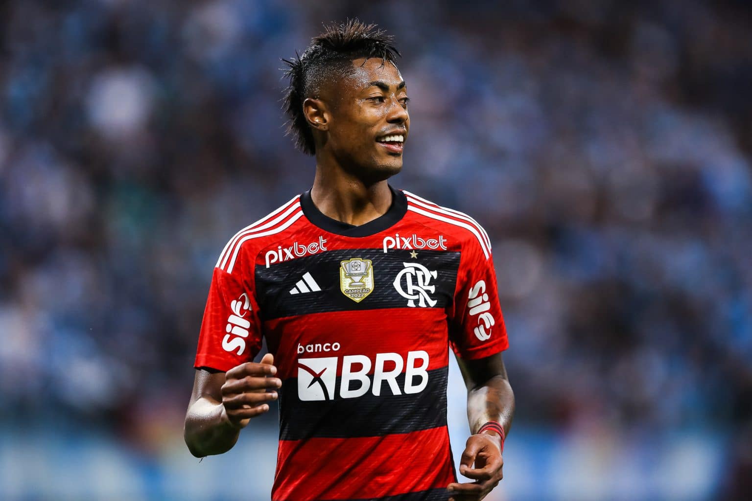 Mike Tyson, Larissa Manoela e receita de bolo: narrador de jogo do Flamengo viraliza por pérolas